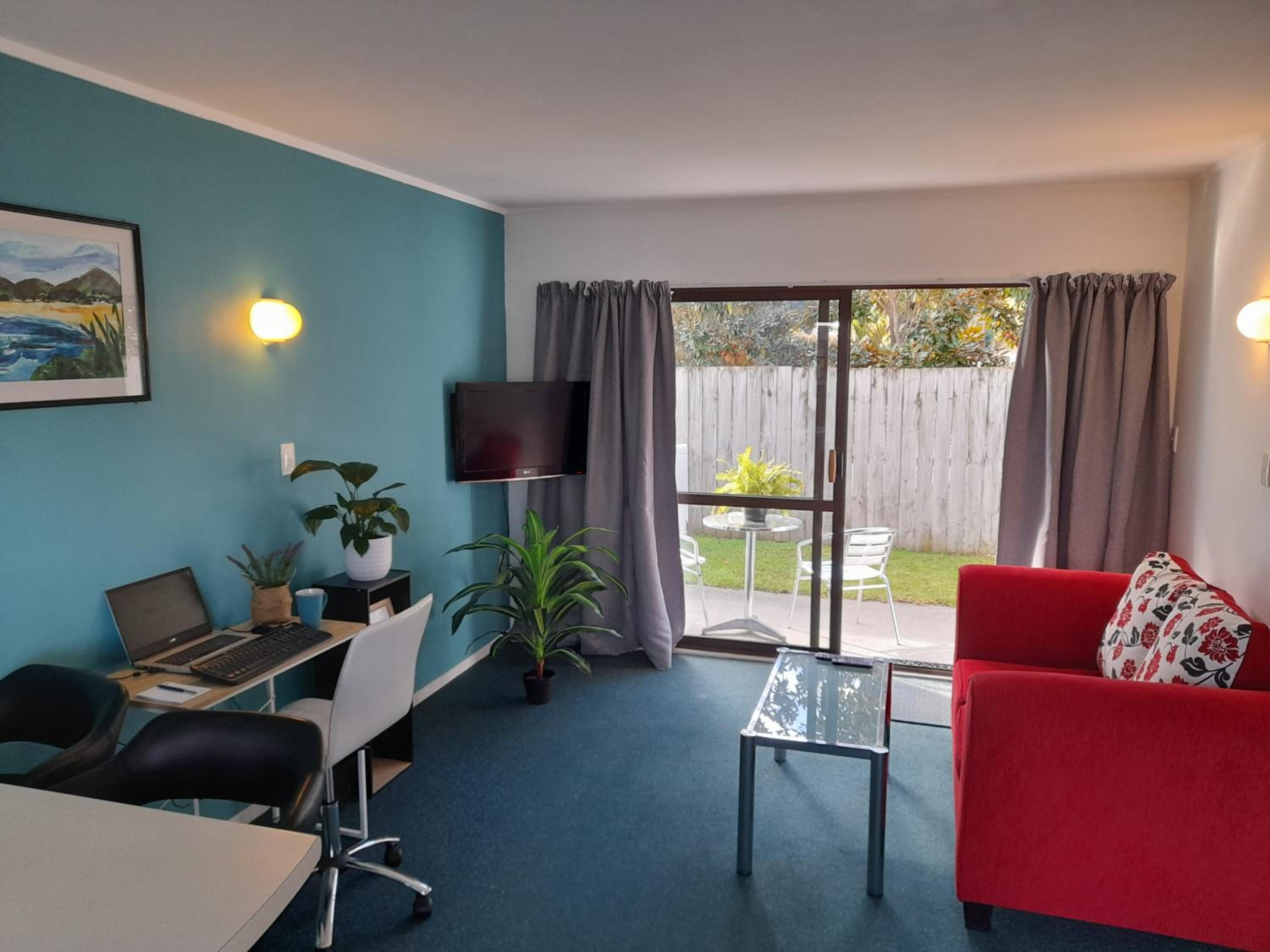 One-Bedroom Apartment - Photo 11