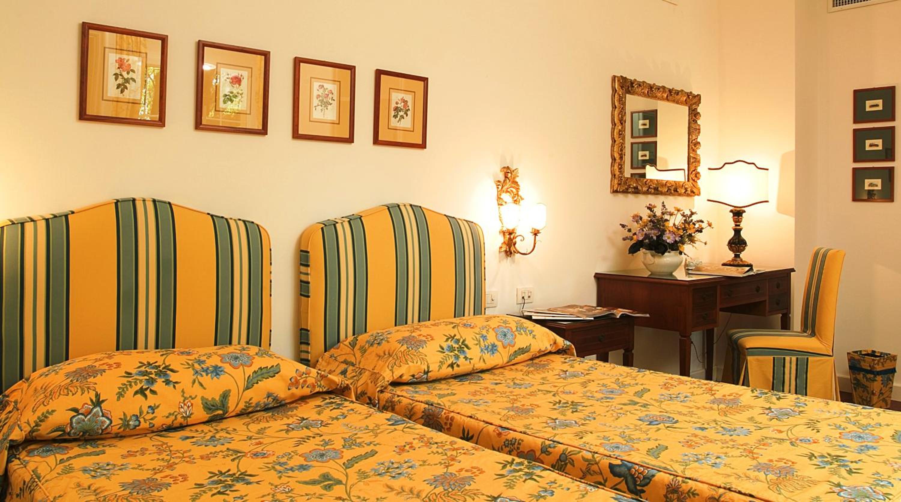 Deluxe Double or Twin Room photo 2