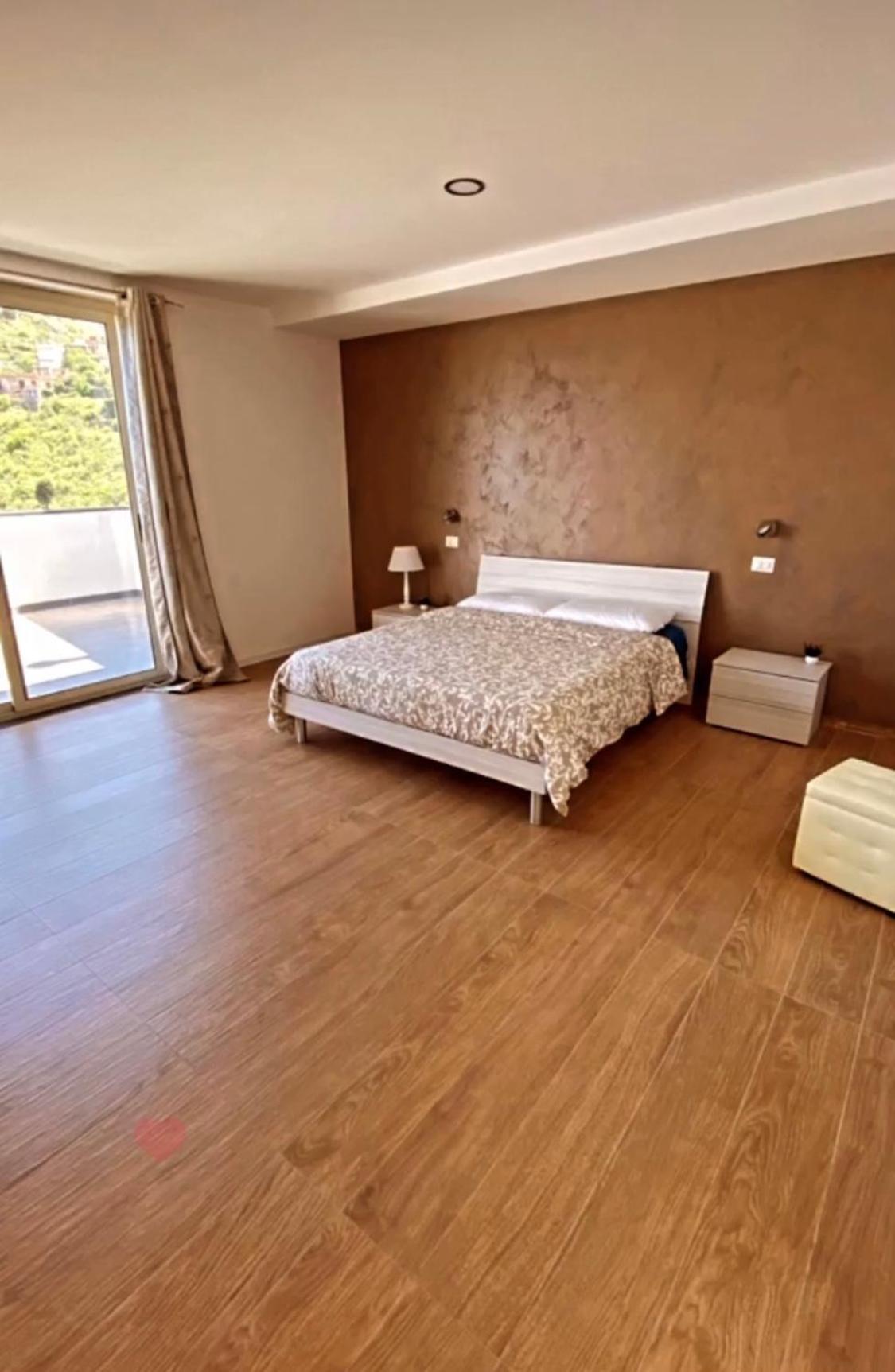 Double or Twin Room with Sea View - Photo 1