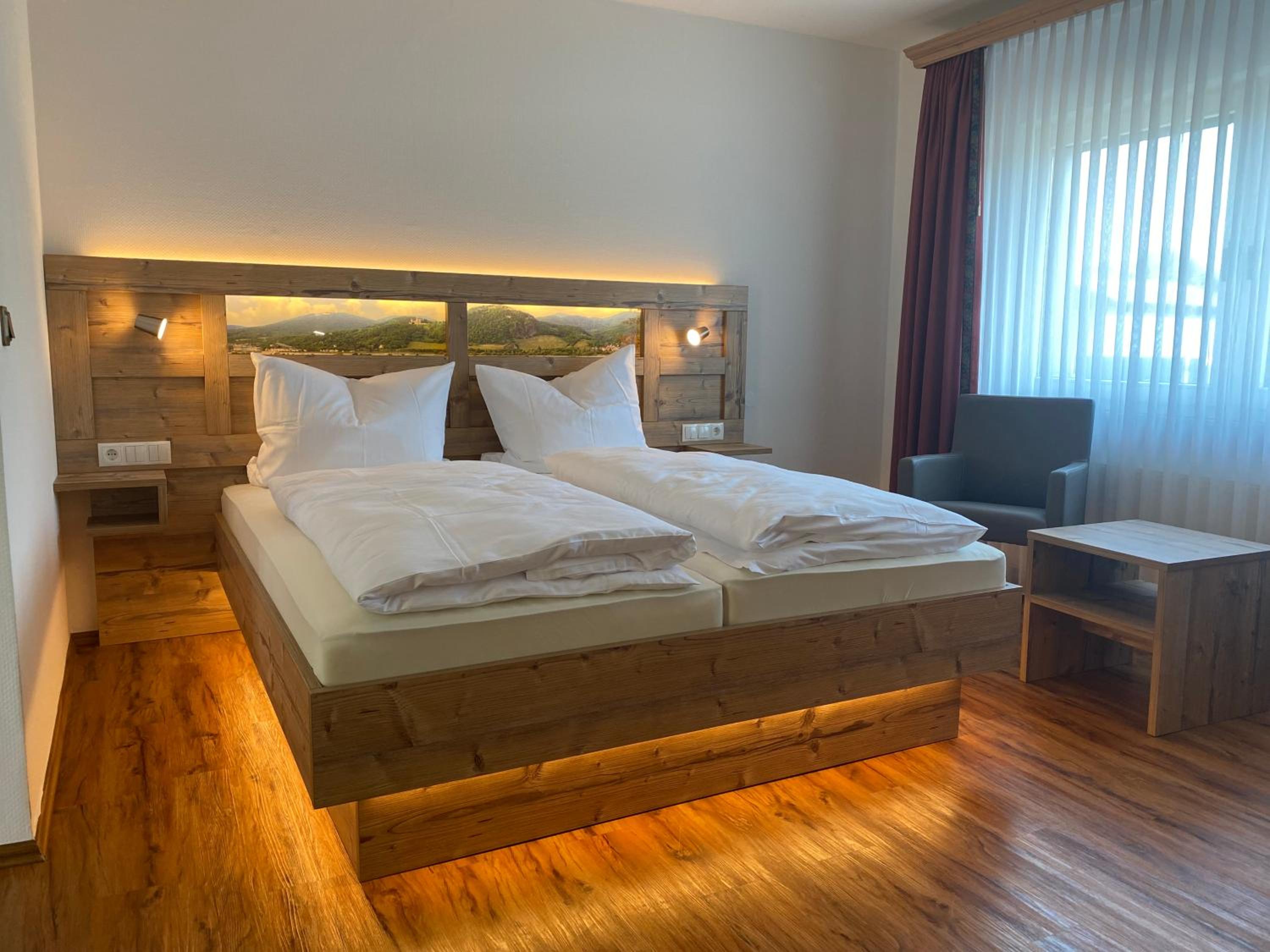 Double Room with Private Bathroom - Photo 1