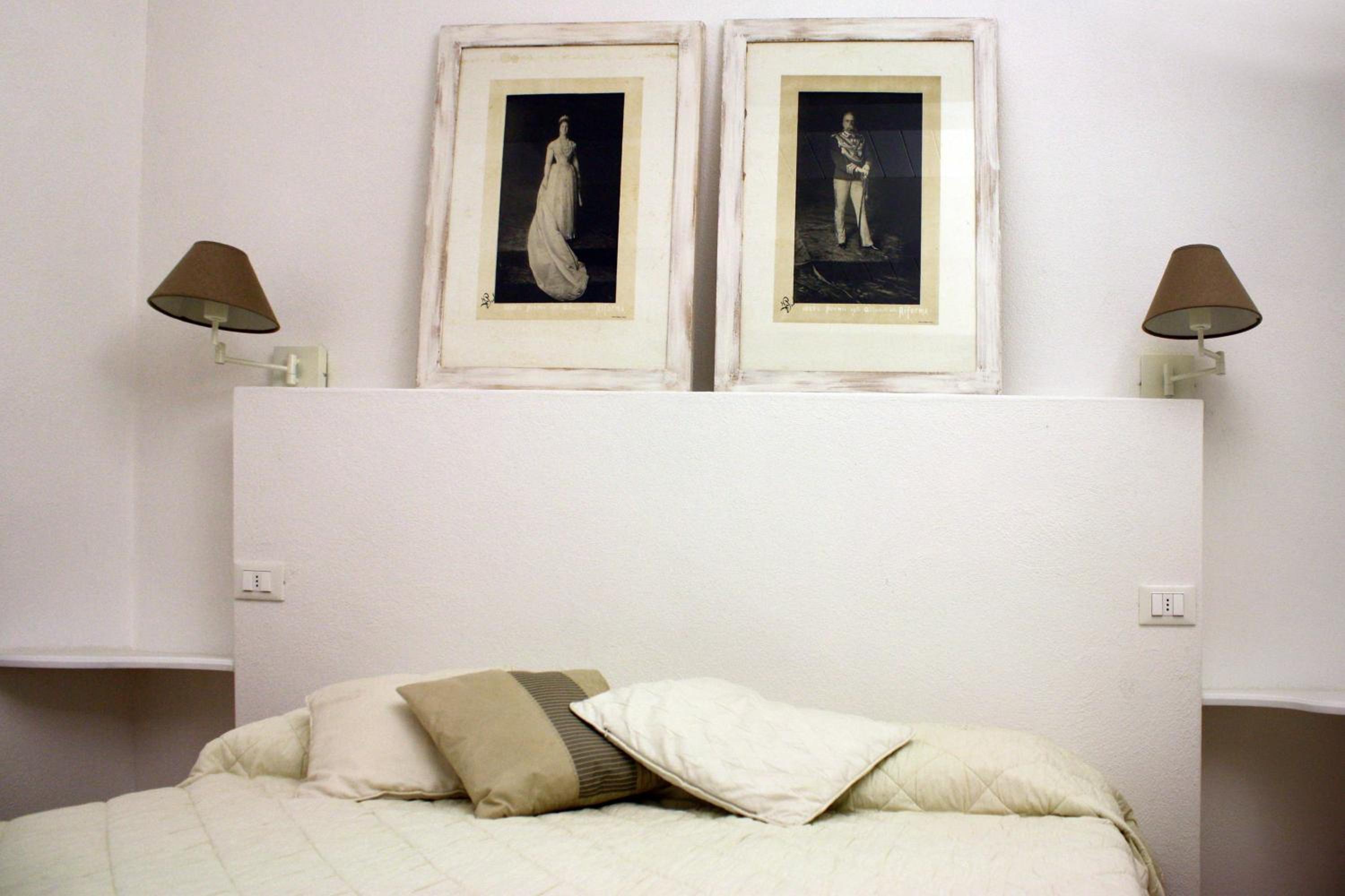 Standard King Room - Photo 5
