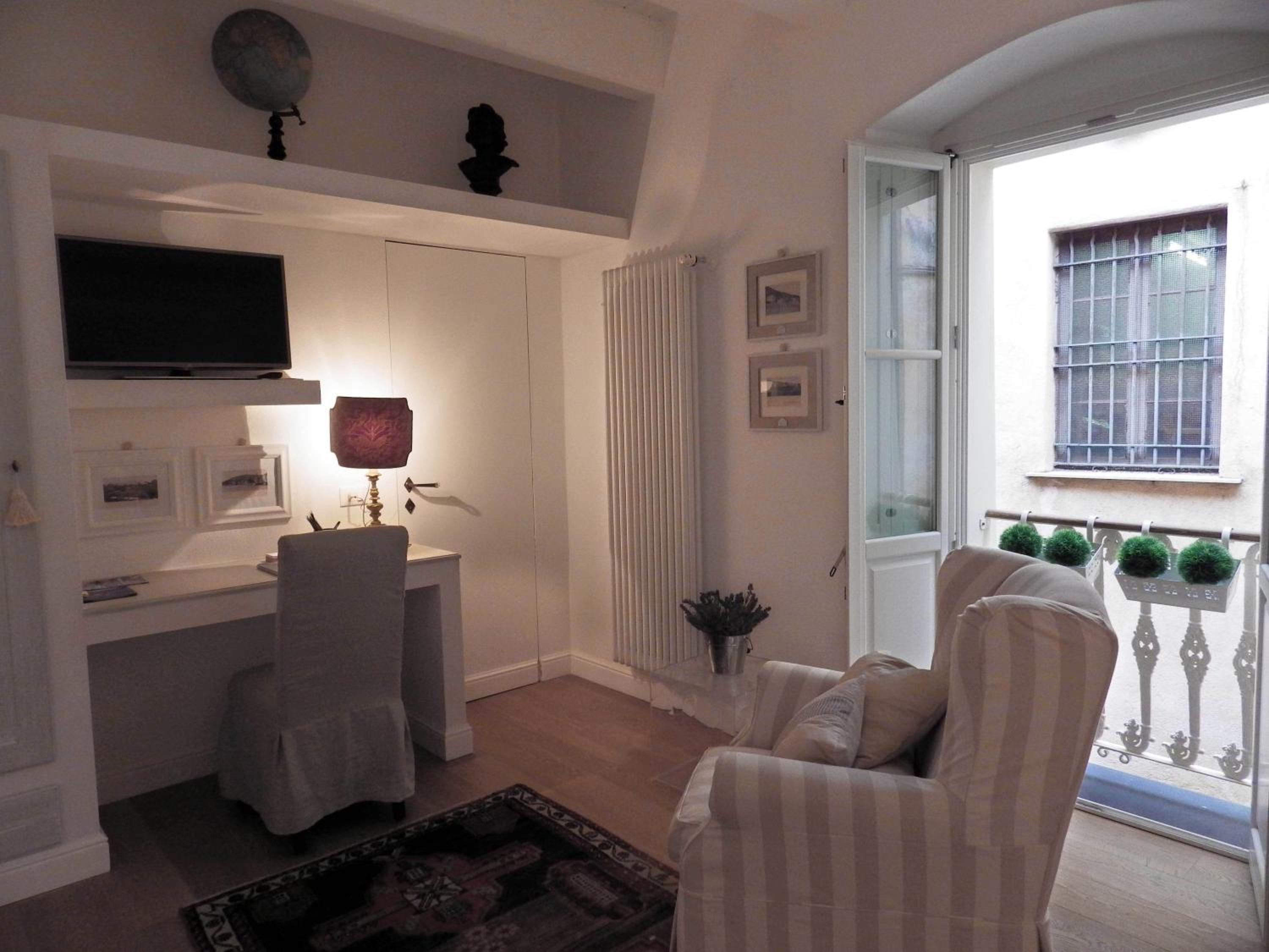 Standard King Room - Photo 2