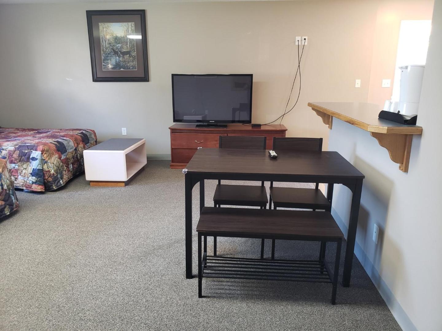 Deluxe Family Room photo 3