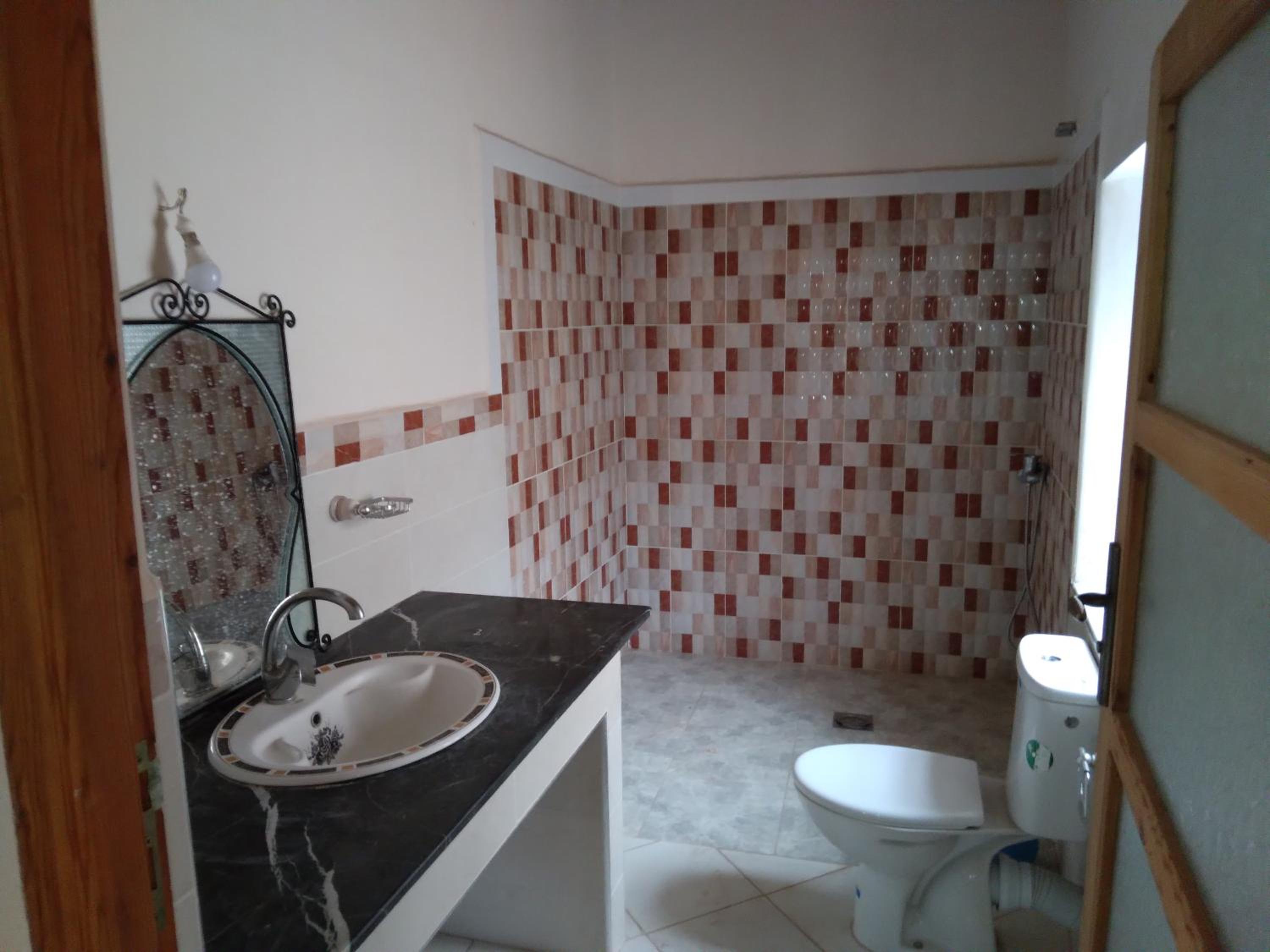 Triple Room with Private Bathroom - Photo 2
