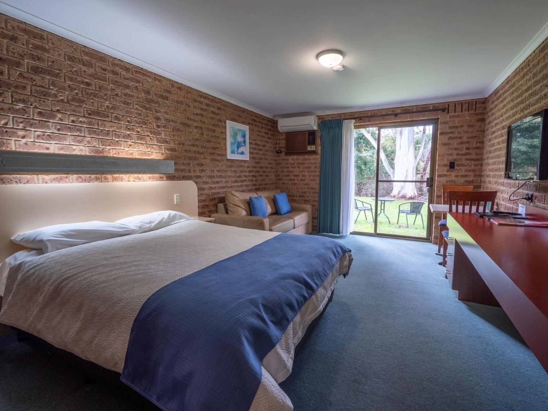 Queen Room with Garden View photo 1
