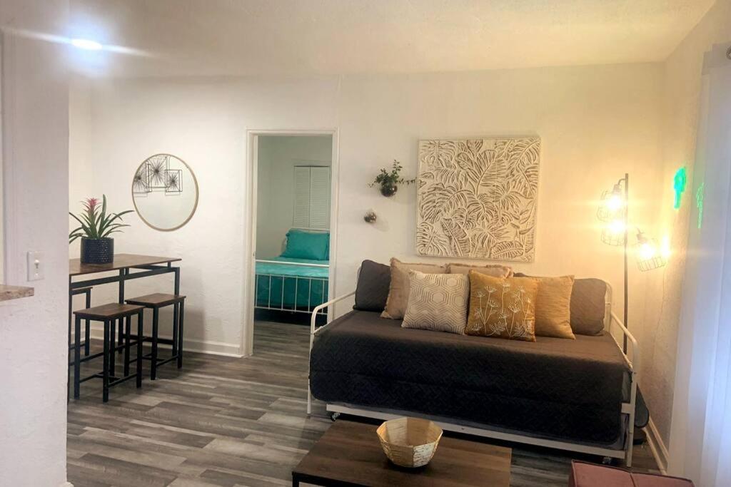 One-Bedroom House photo 1