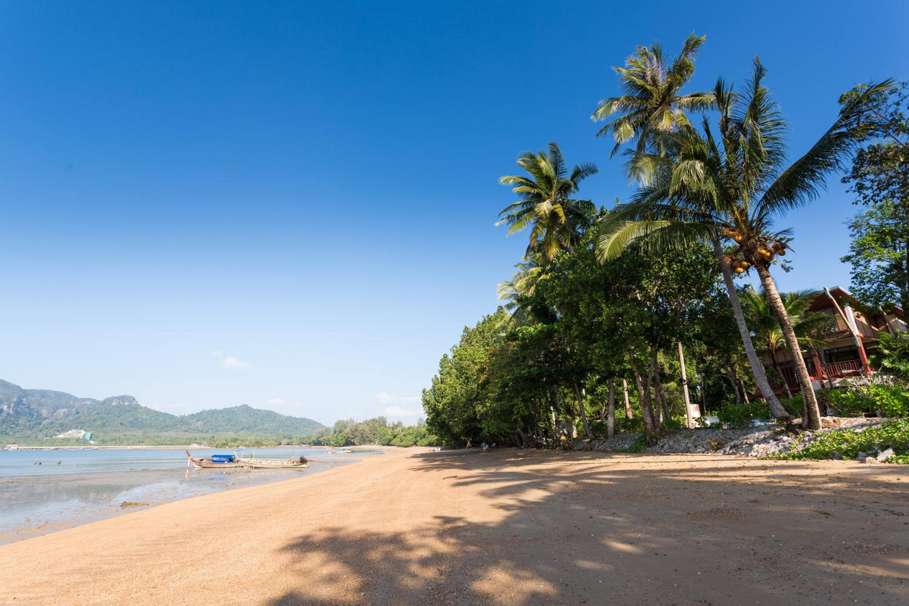 Villa - Beach Front - Photo 17