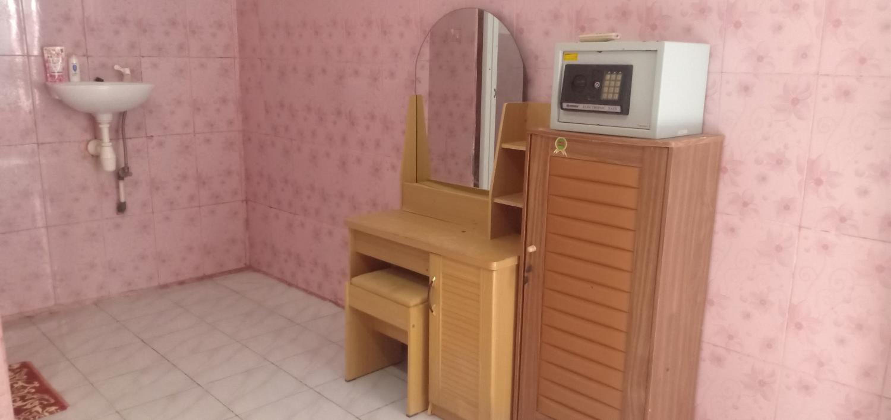 Double Room with Private Bathroom - Photo 28