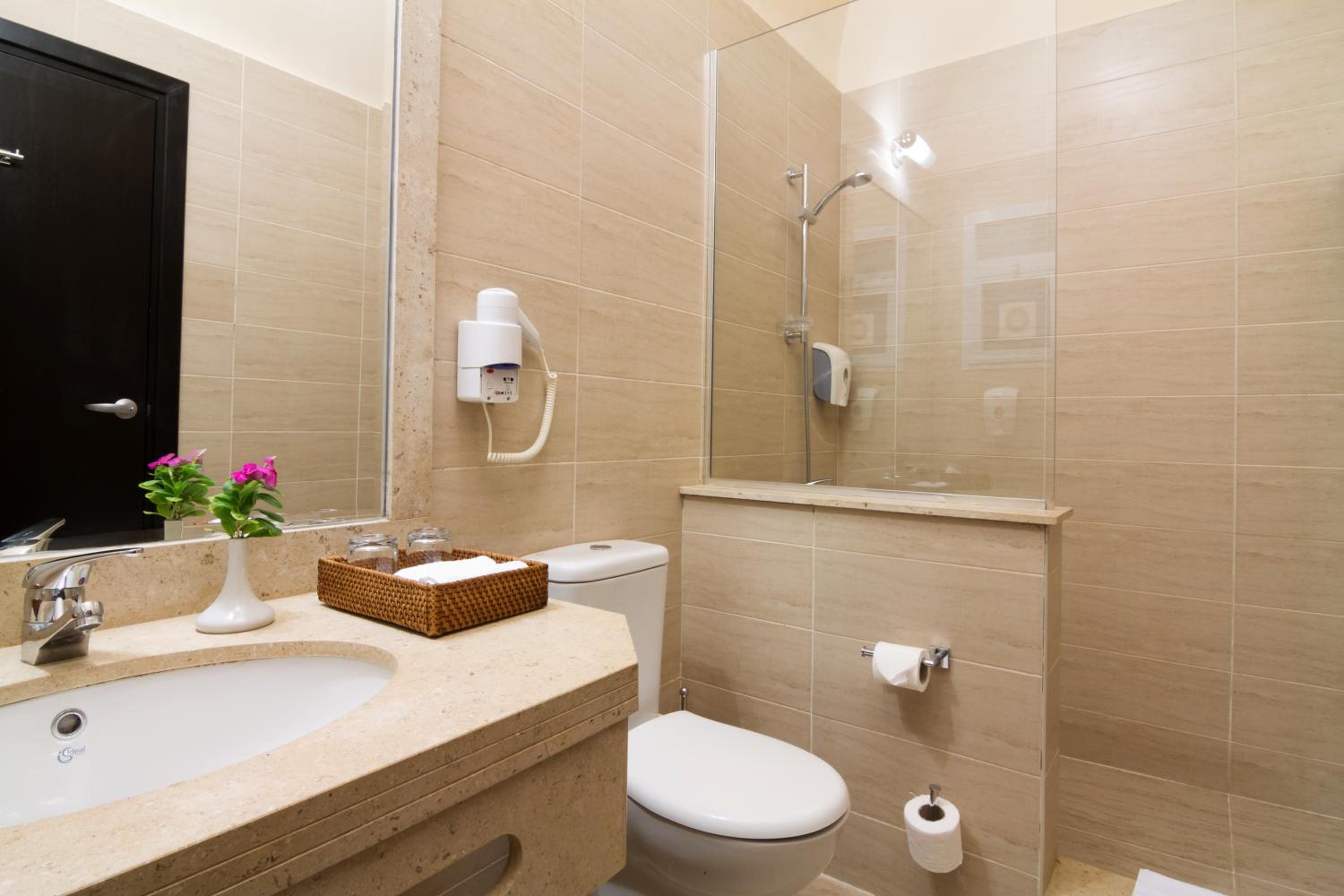Superior, Queen or Twin Bed, Garden View