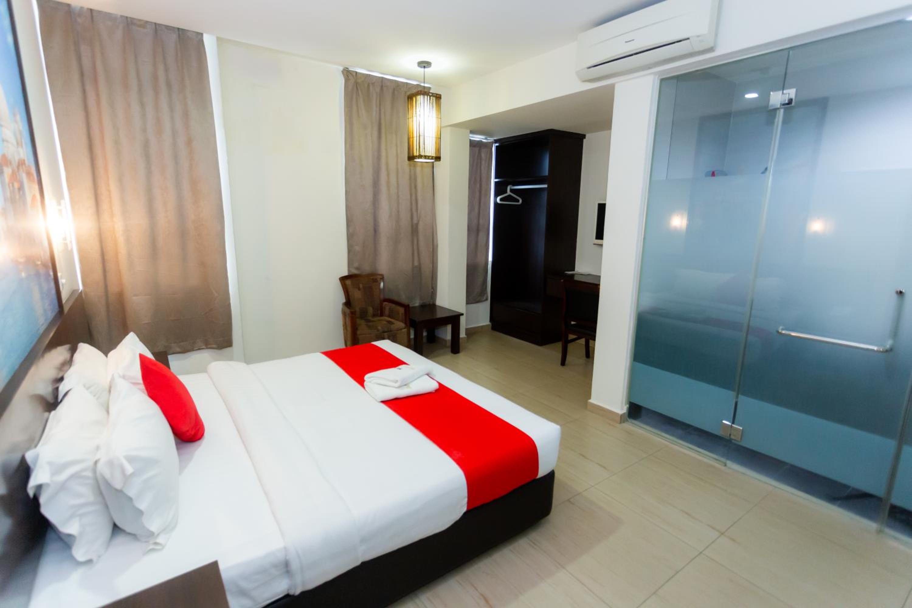 Deluxe King Room photo 3