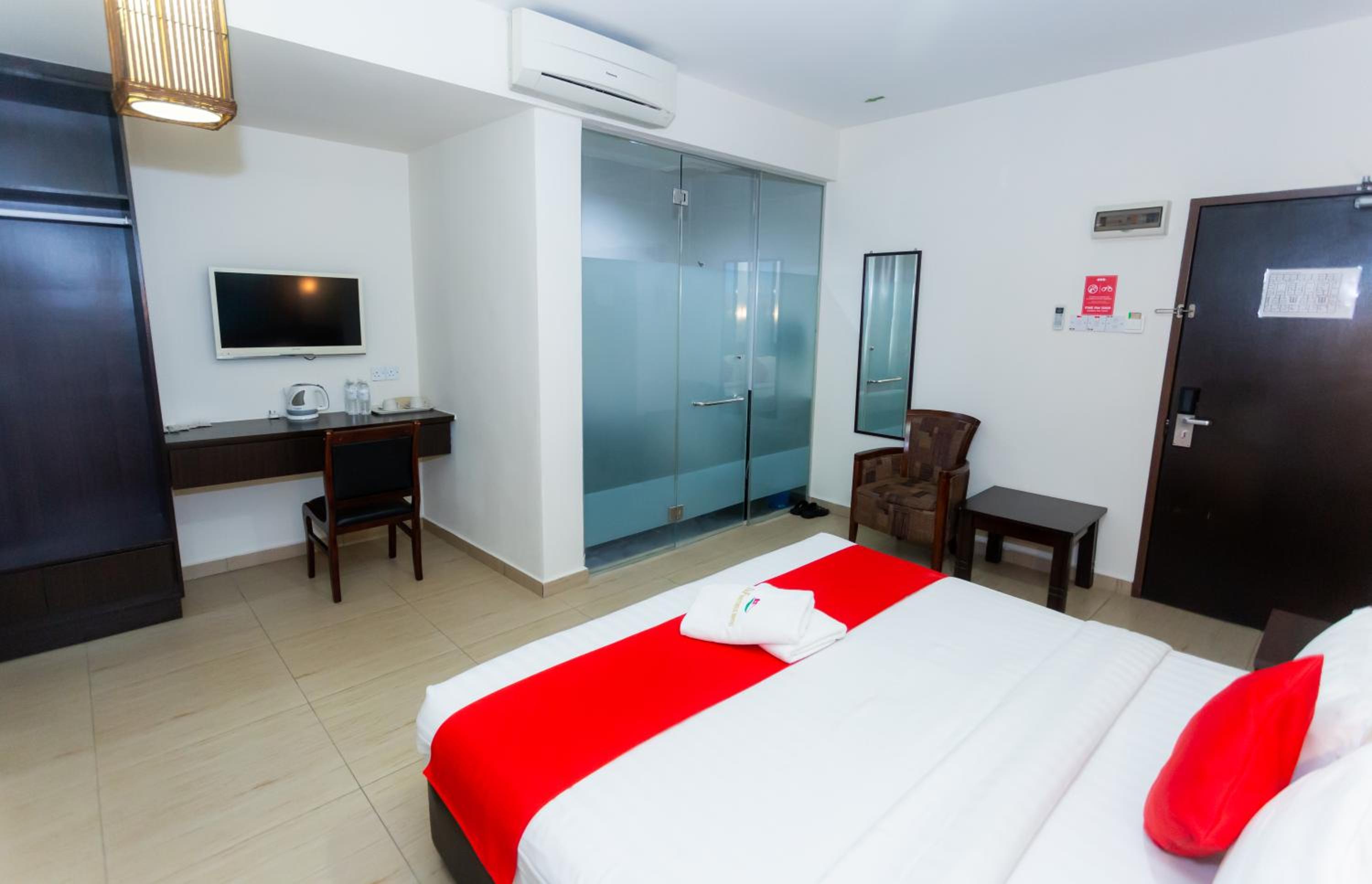 Deluxe King Room photo 2