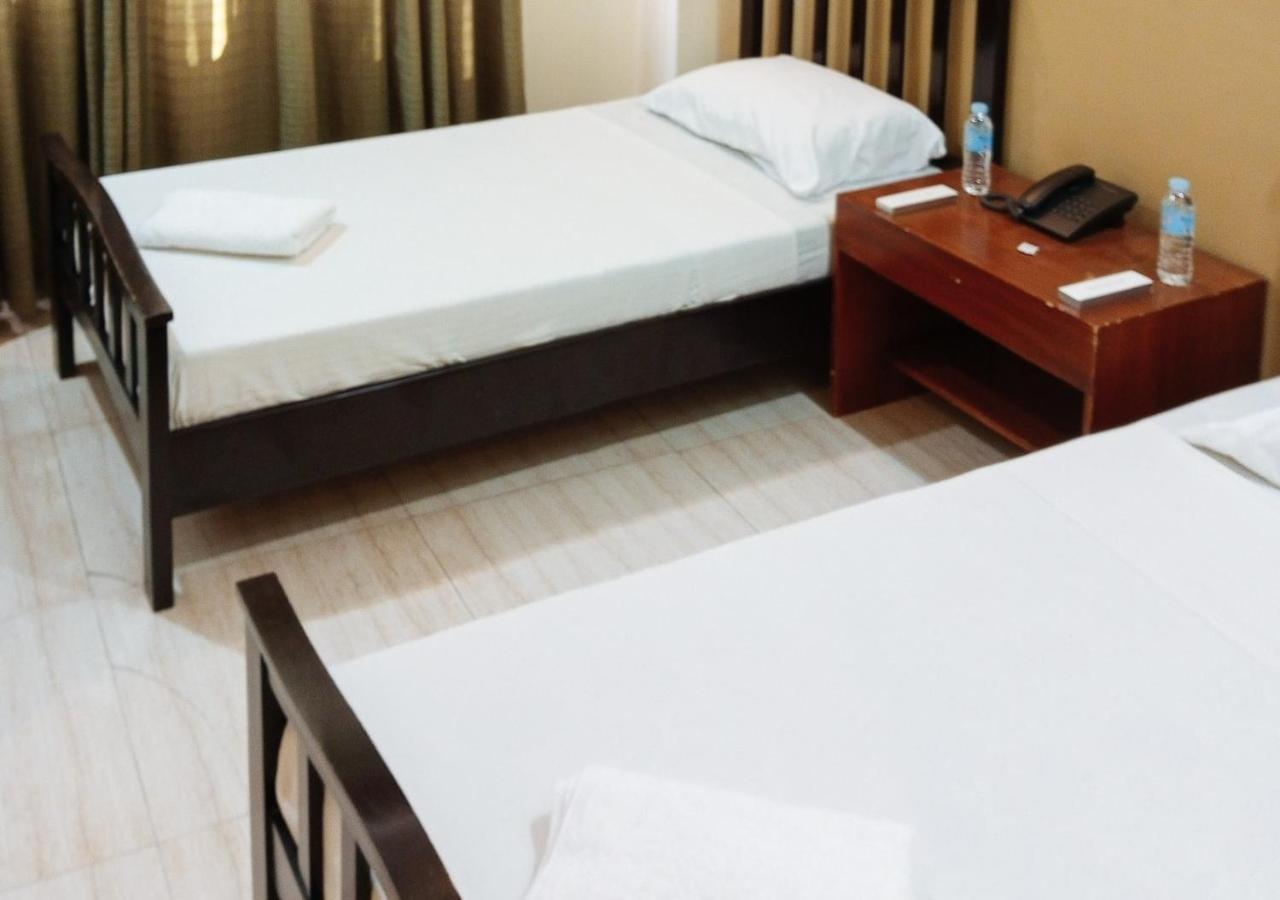 Twin Room - Photo 4