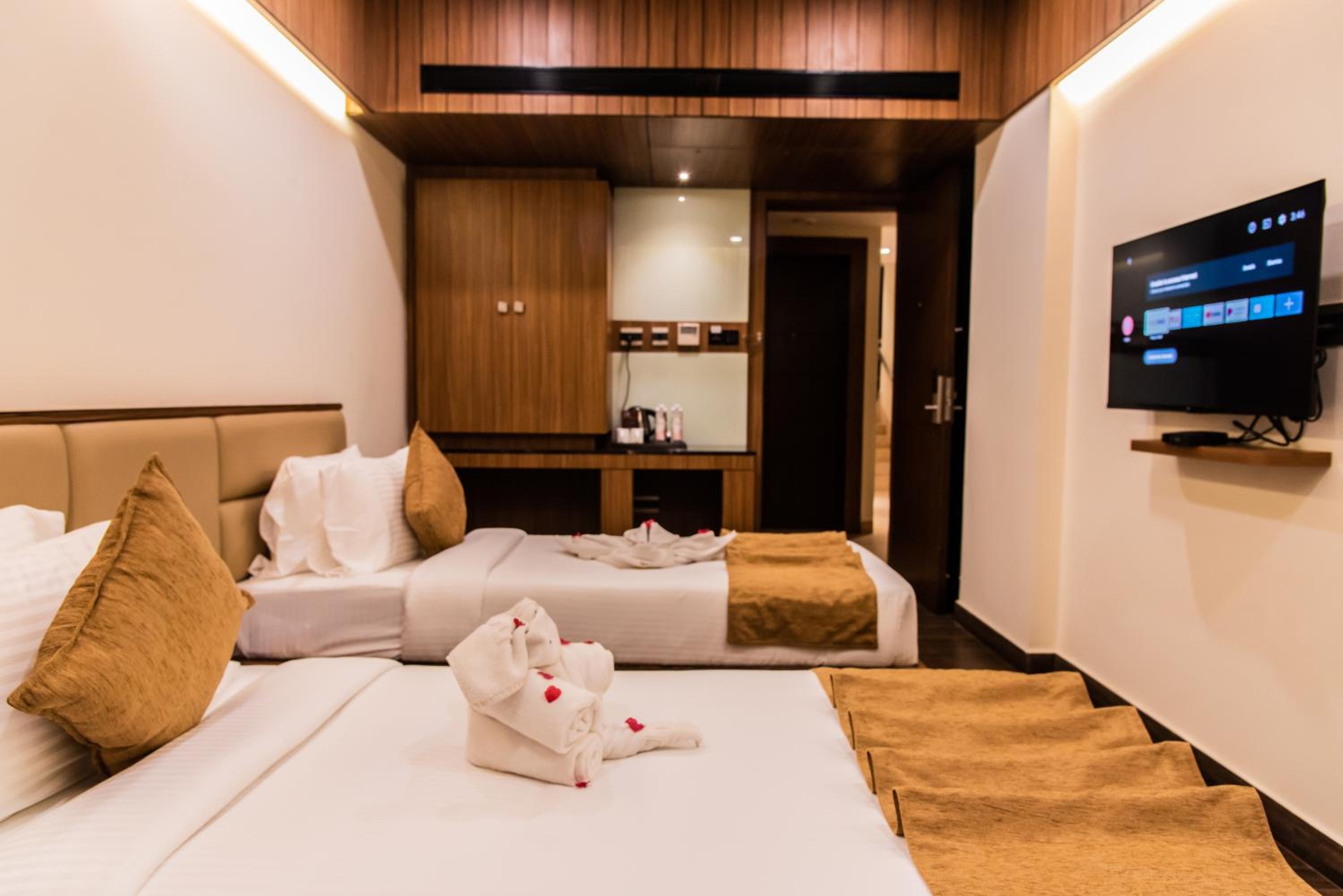 Superior Double or Twin Room - Photo 10
