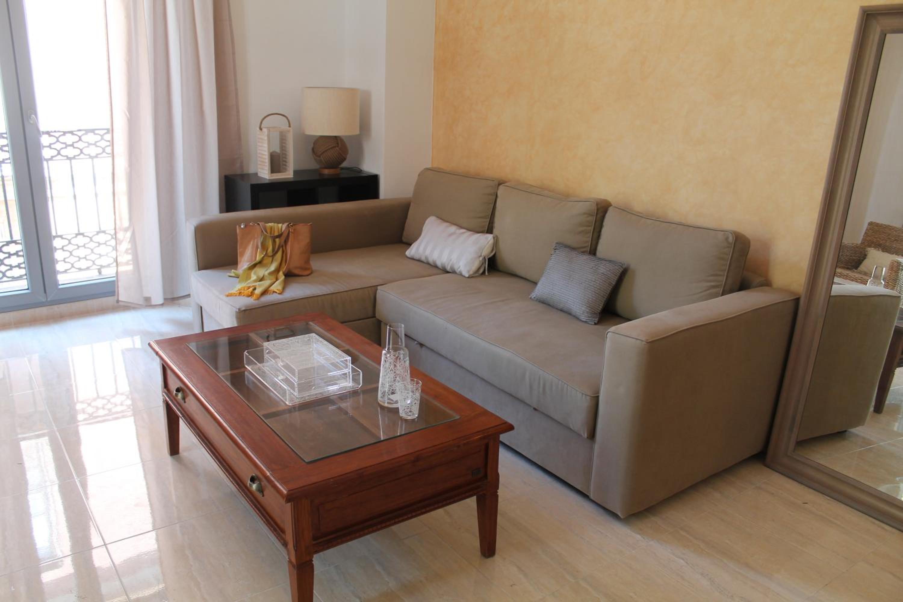 Two-Bedroom Apartment ( 3-5 Adults) photo 3