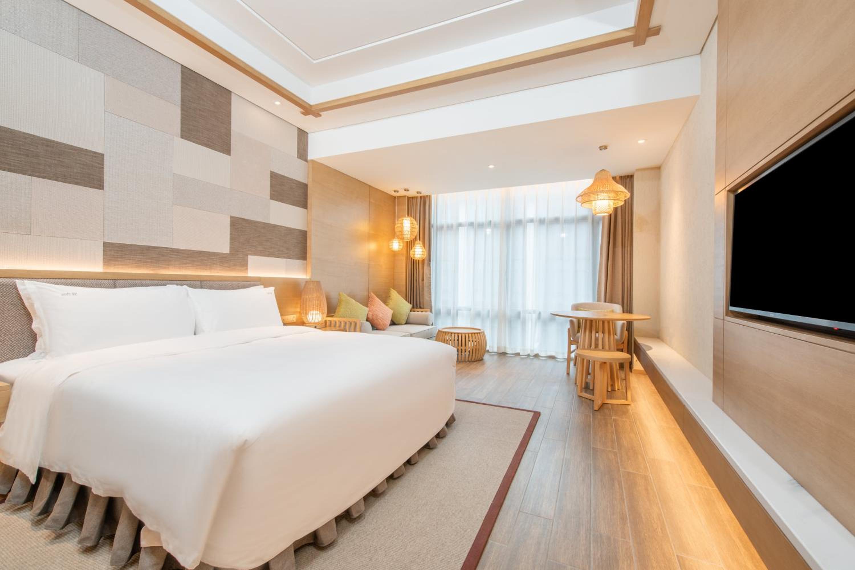 Standard King Room - Photo 4