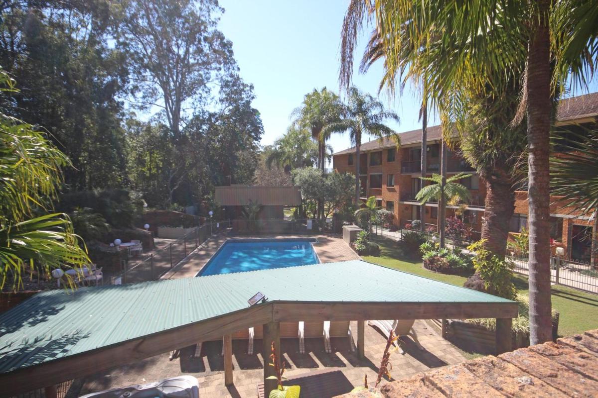 Apartment with Pool View  photo 2