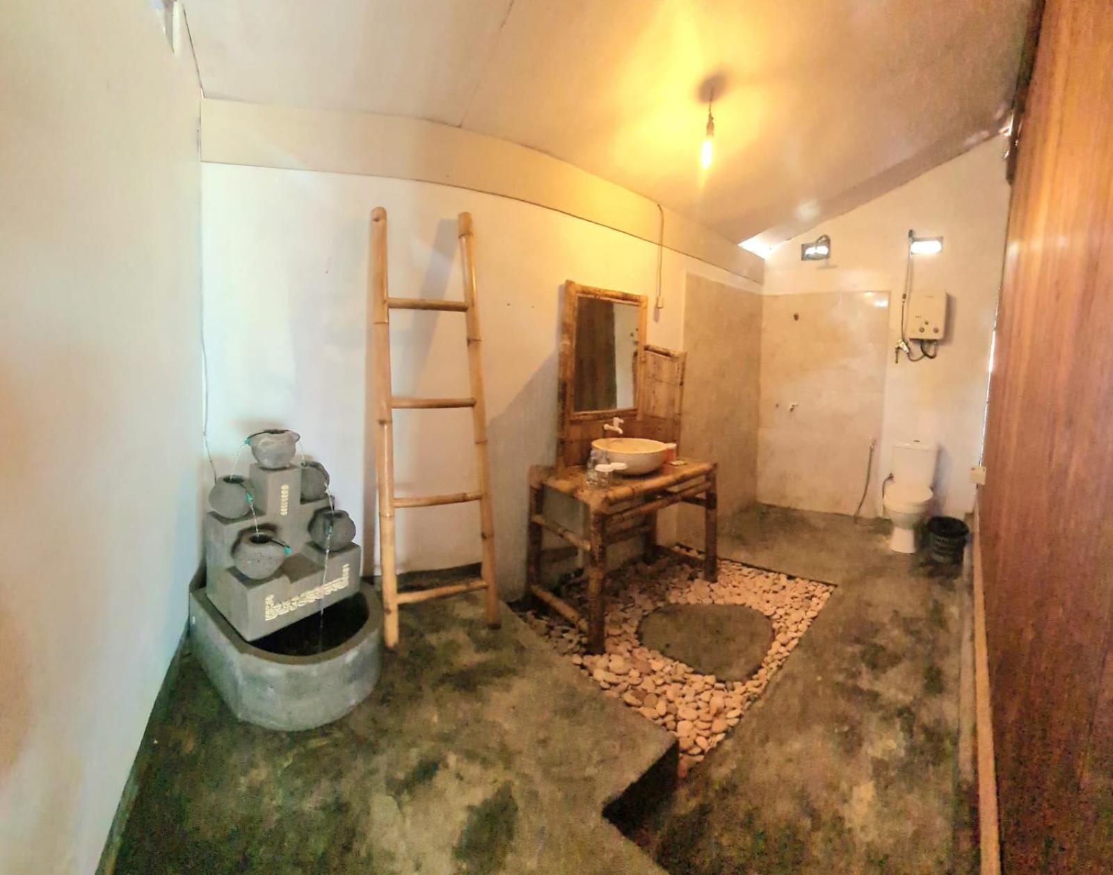 Deluxe Room - Photo 13