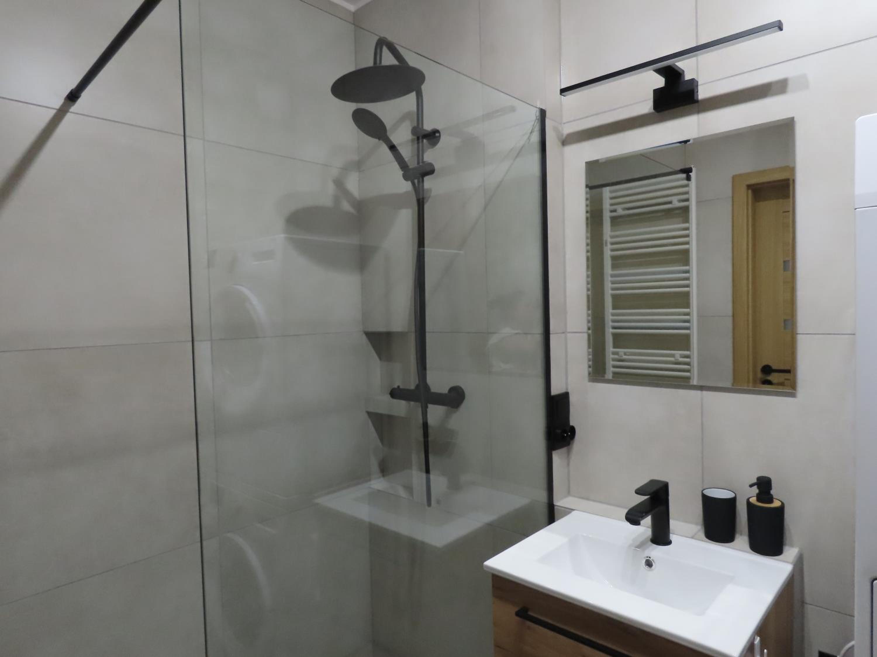 One-Bedroom Apartment - Photo 8