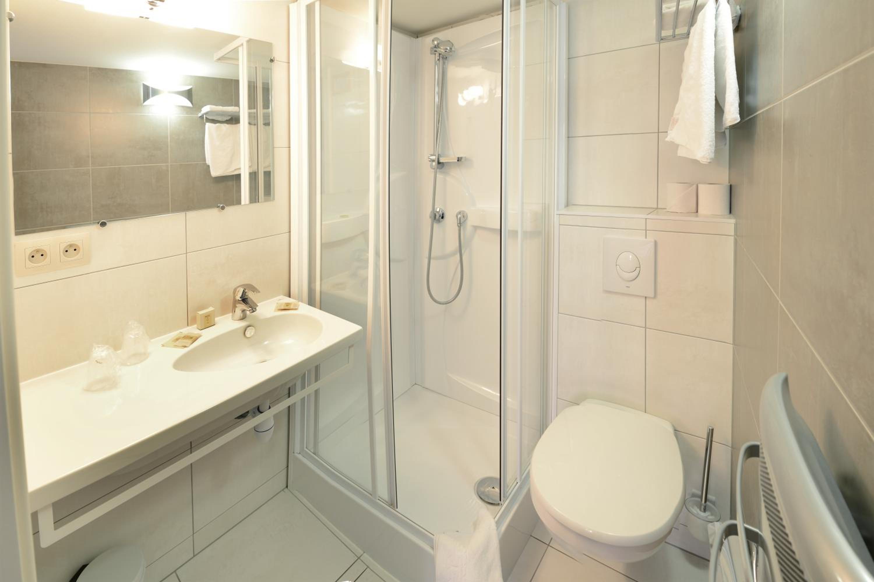 Budget Double Room photo 2