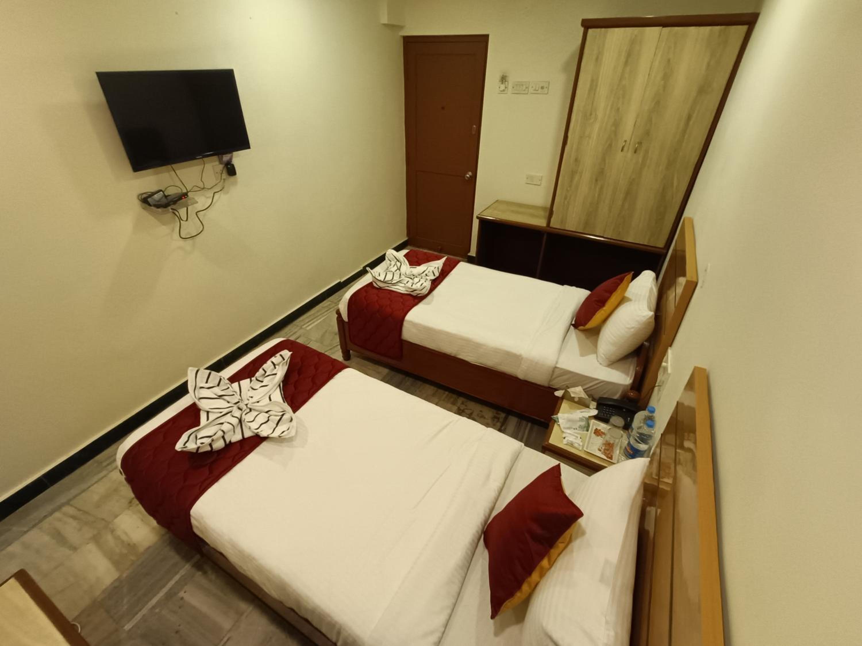 Deluxe Twin Room - Photo 18