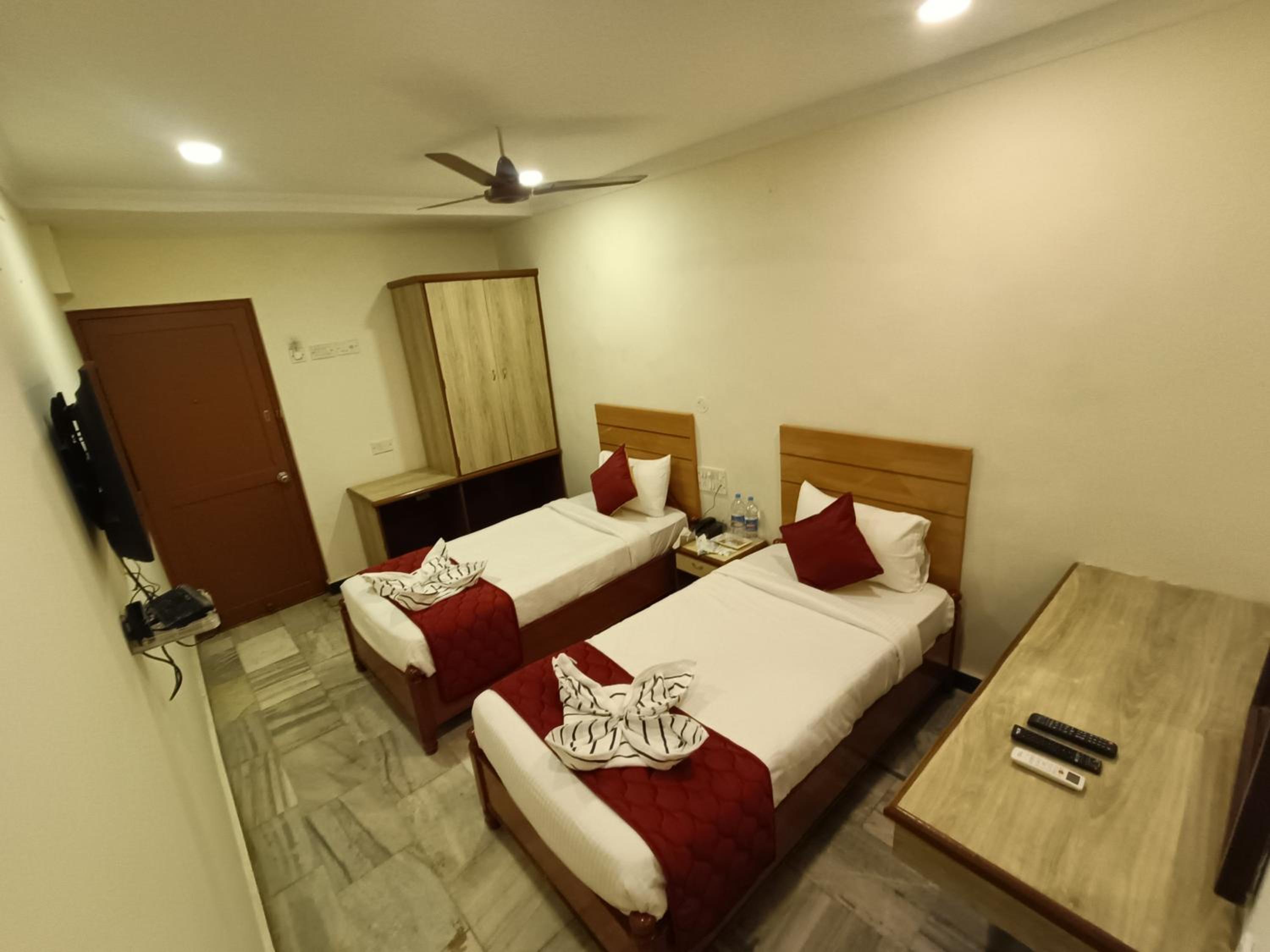 Deluxe Twin Room - Photo 1