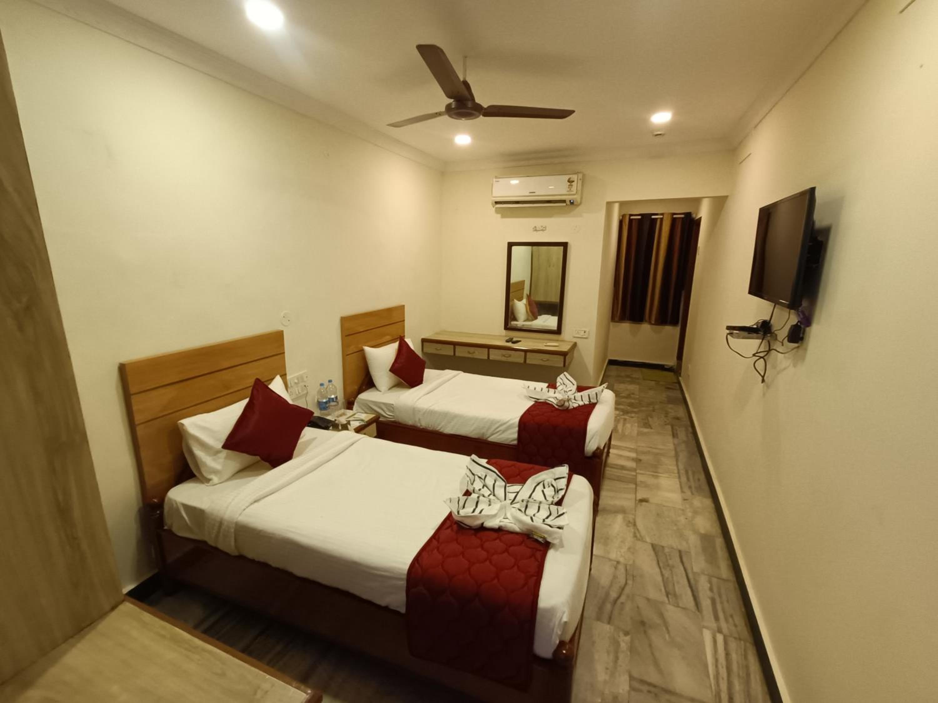 Deluxe Twin Room - Photo 19