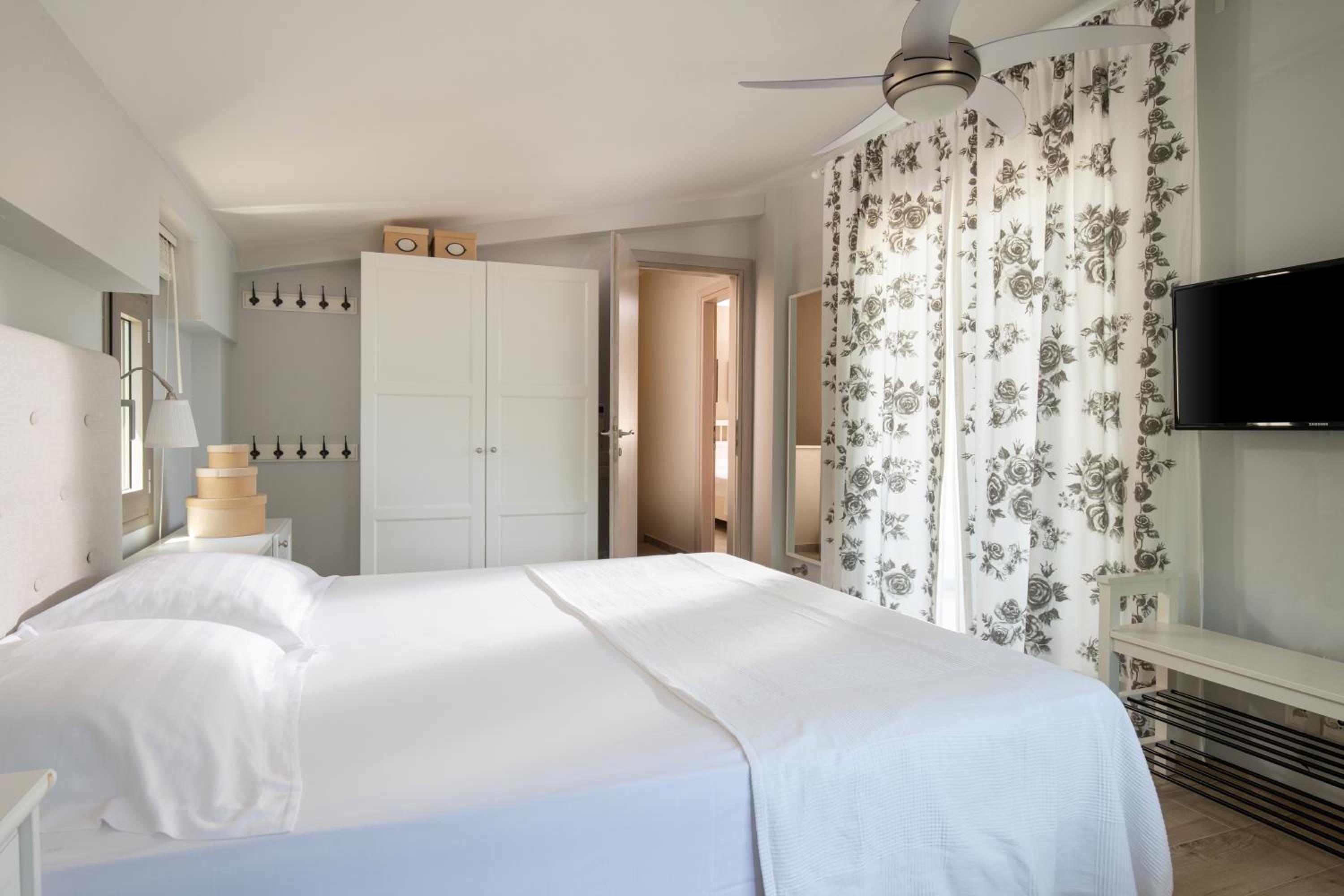 Three-Bedroom Villa photo 1
