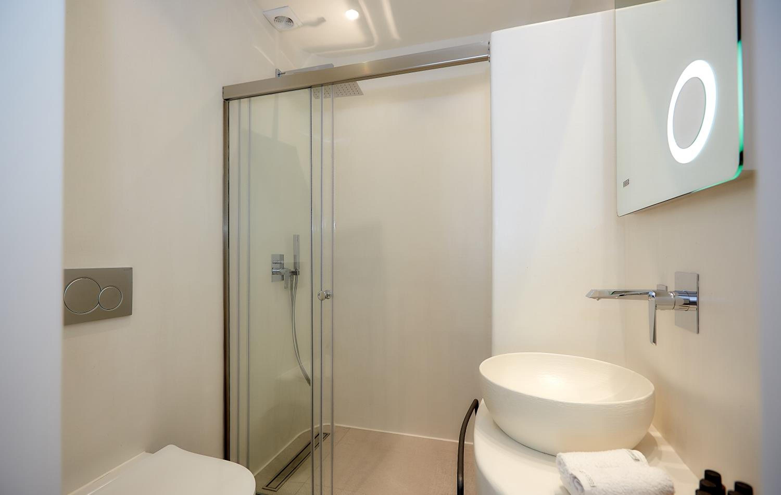 Apartment with Sea View - Photo 21