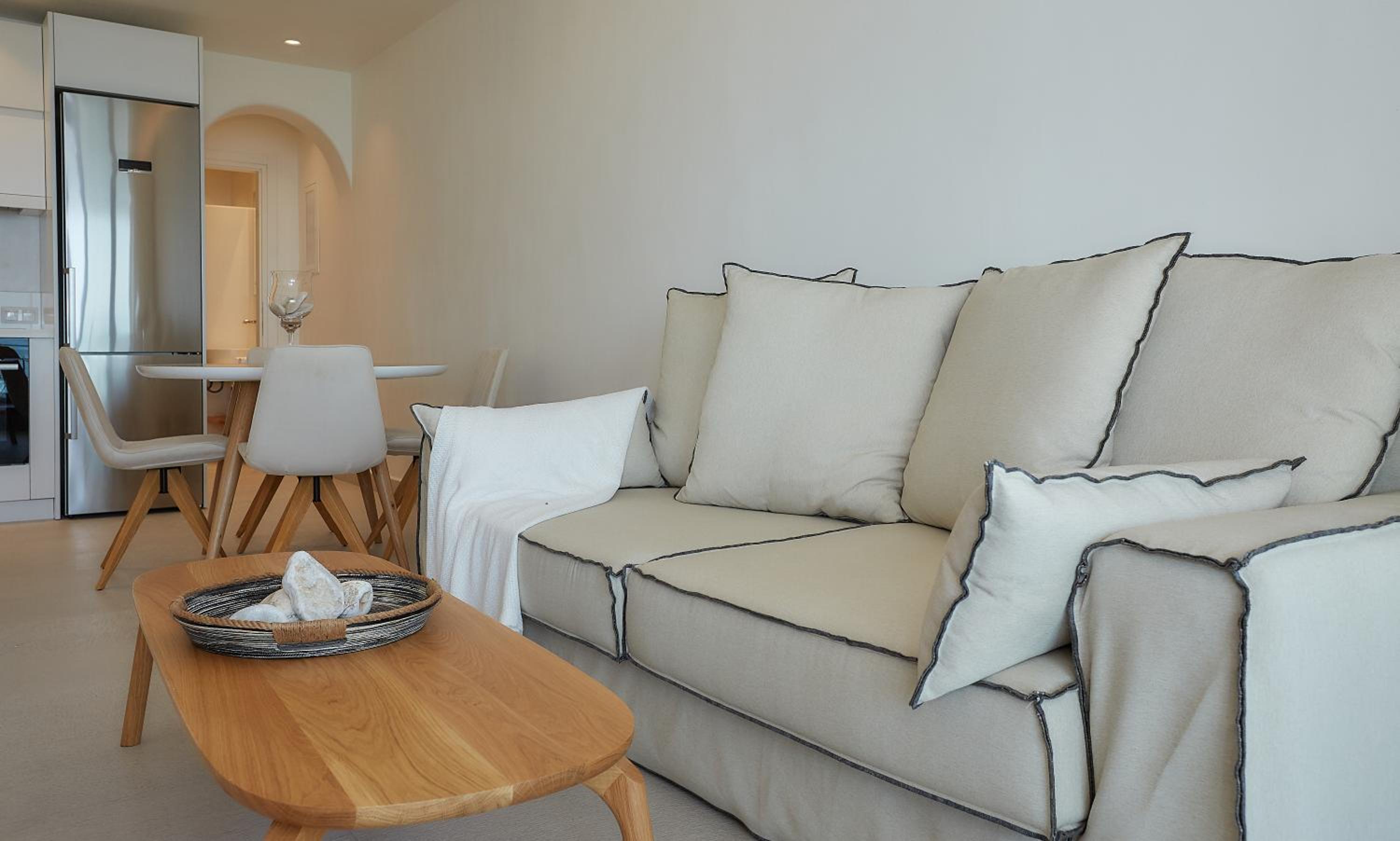 Apartment with Sea View - Photo 3
