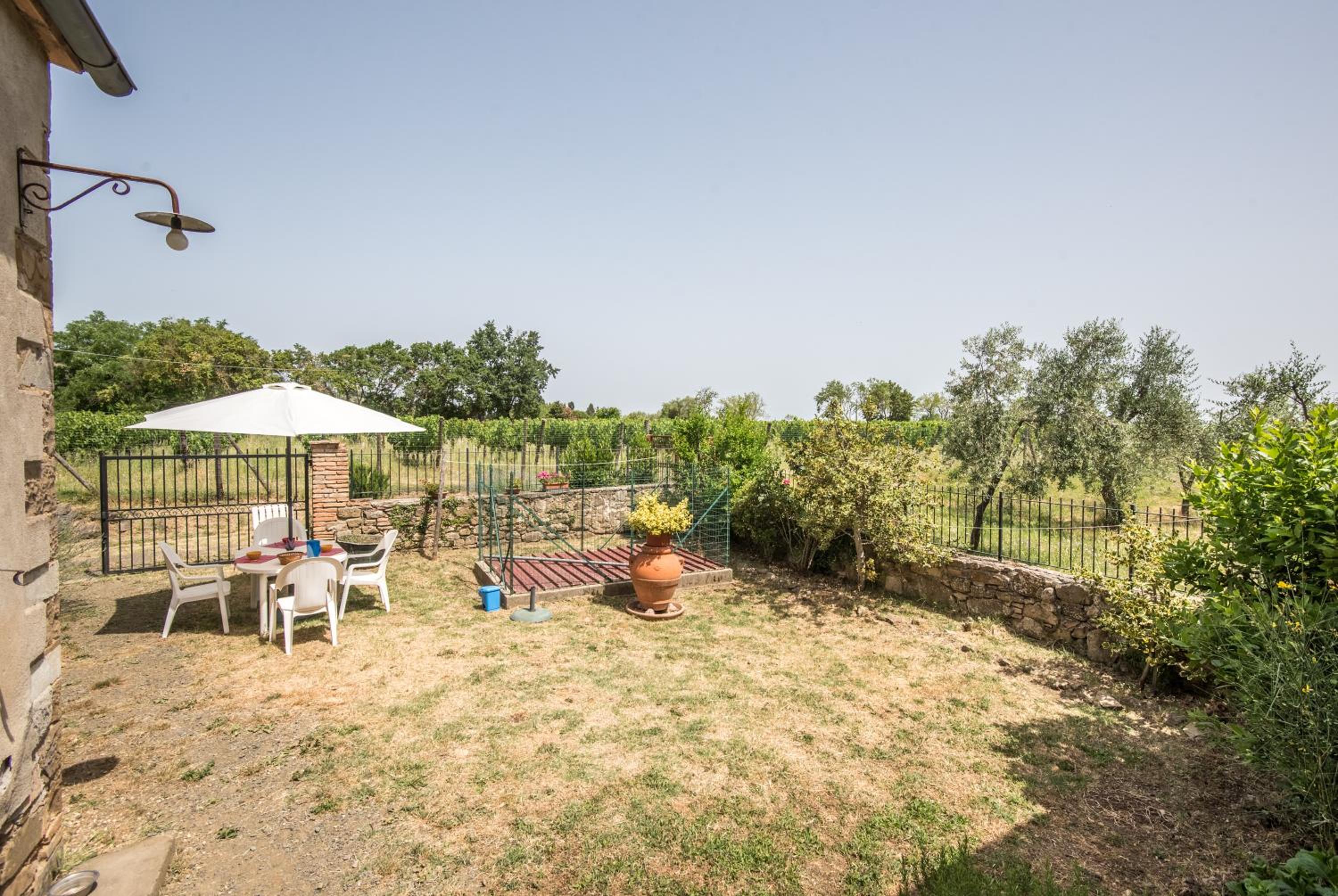 Two-Bedroom Deluxe Apartment with Garden View photo 2