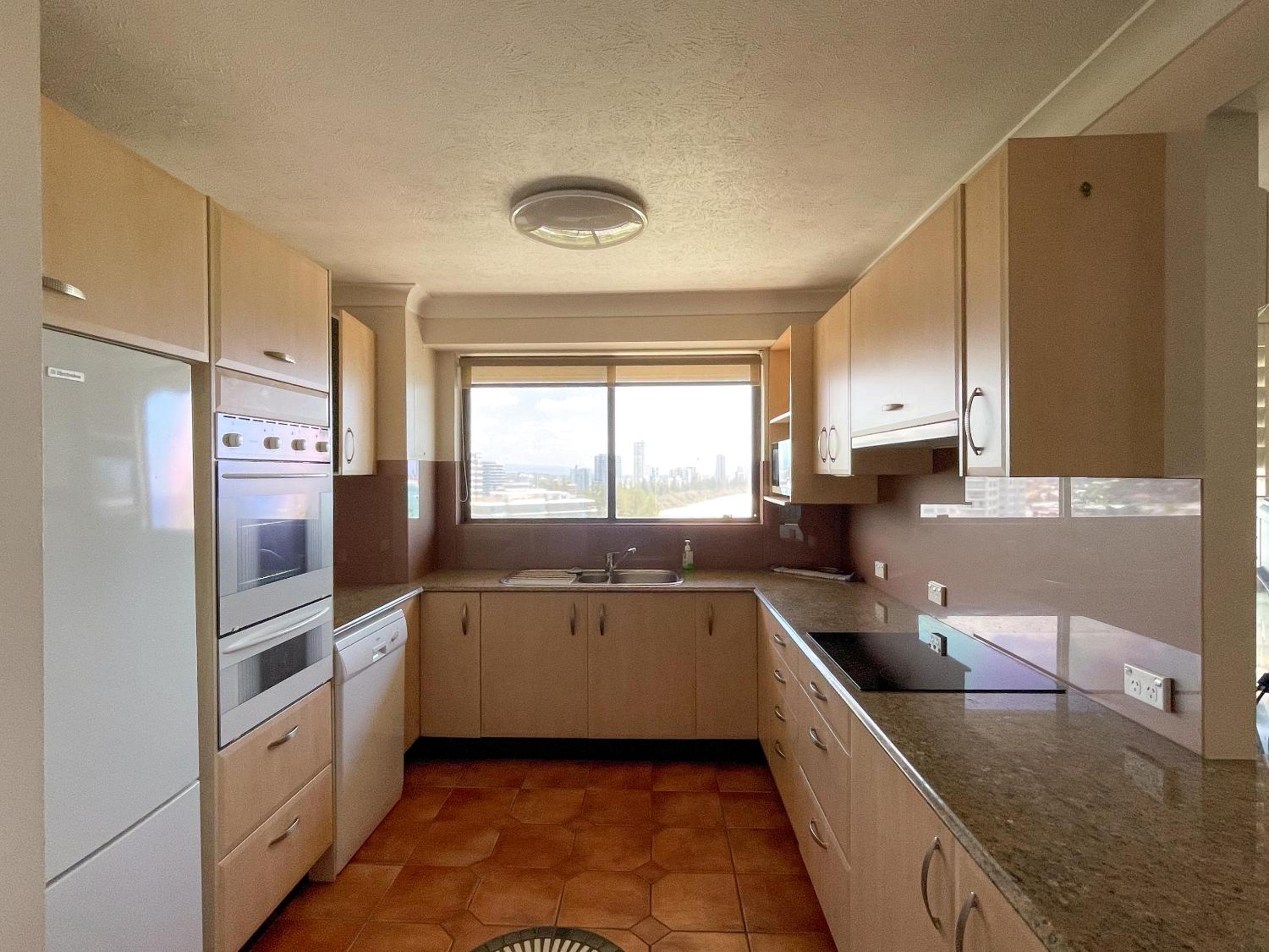 Day Time Explorer - Two-Bedroom Apartment with Ocean View
