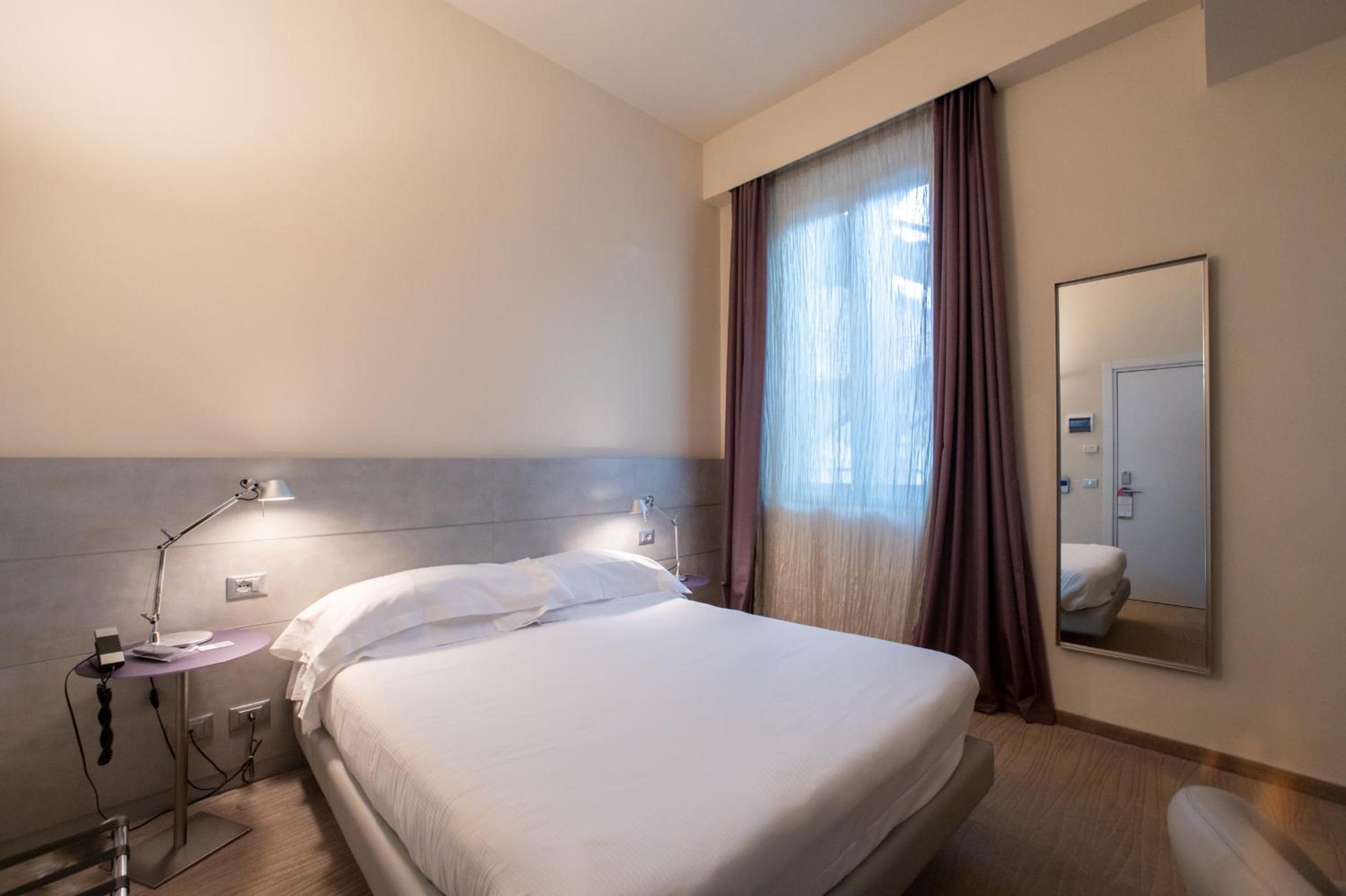 Double Room - Photo 13