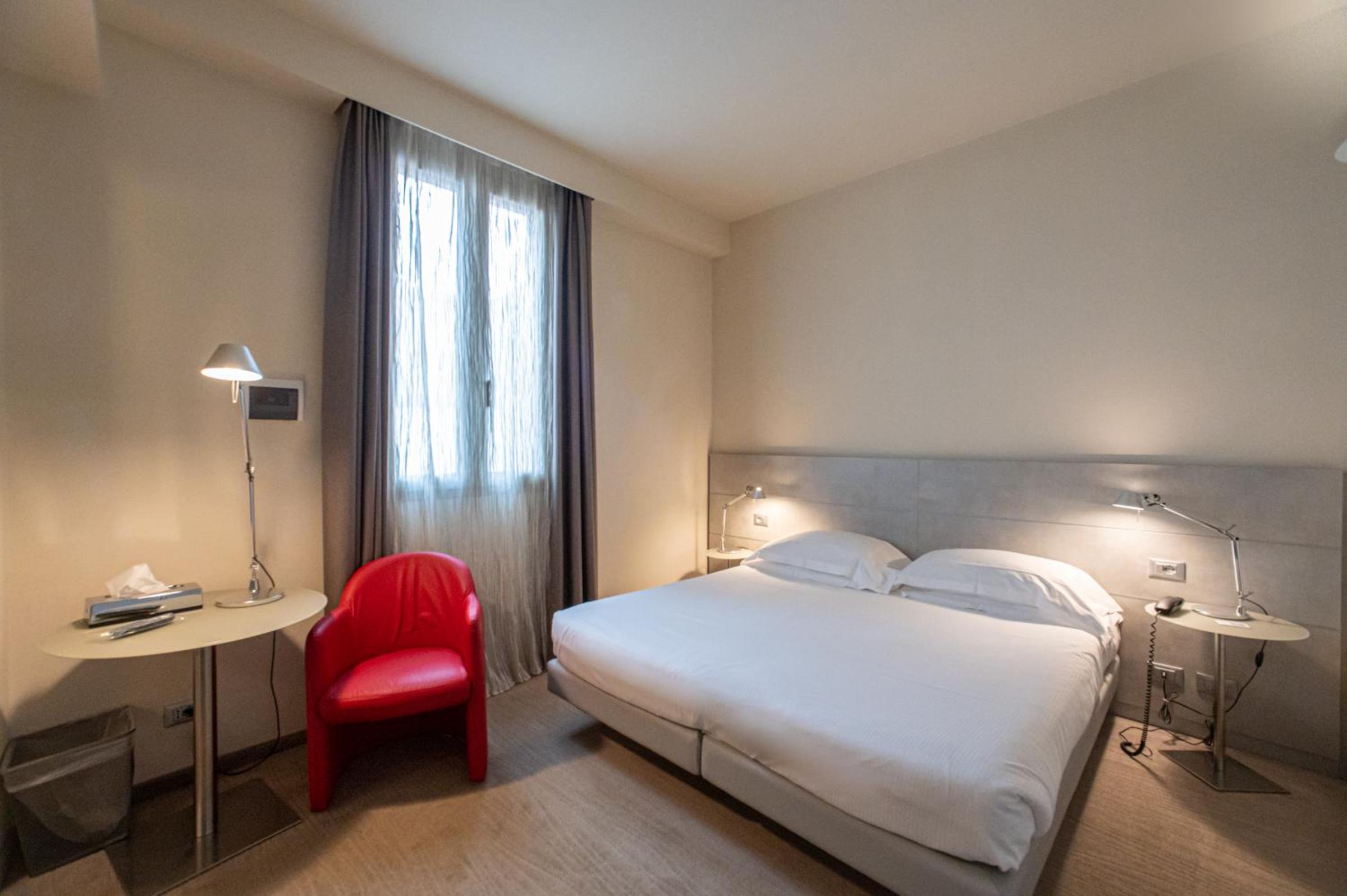 Double Room - Photo 4