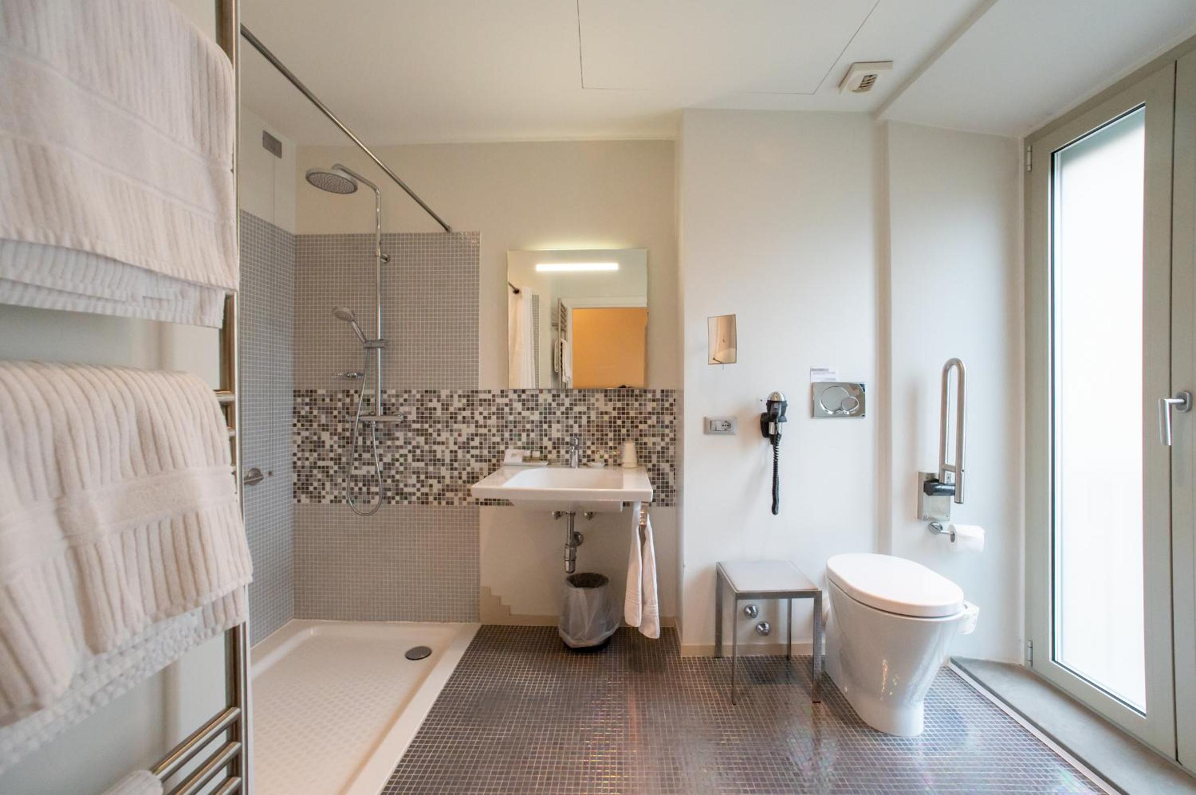 Double Room - Photo 6