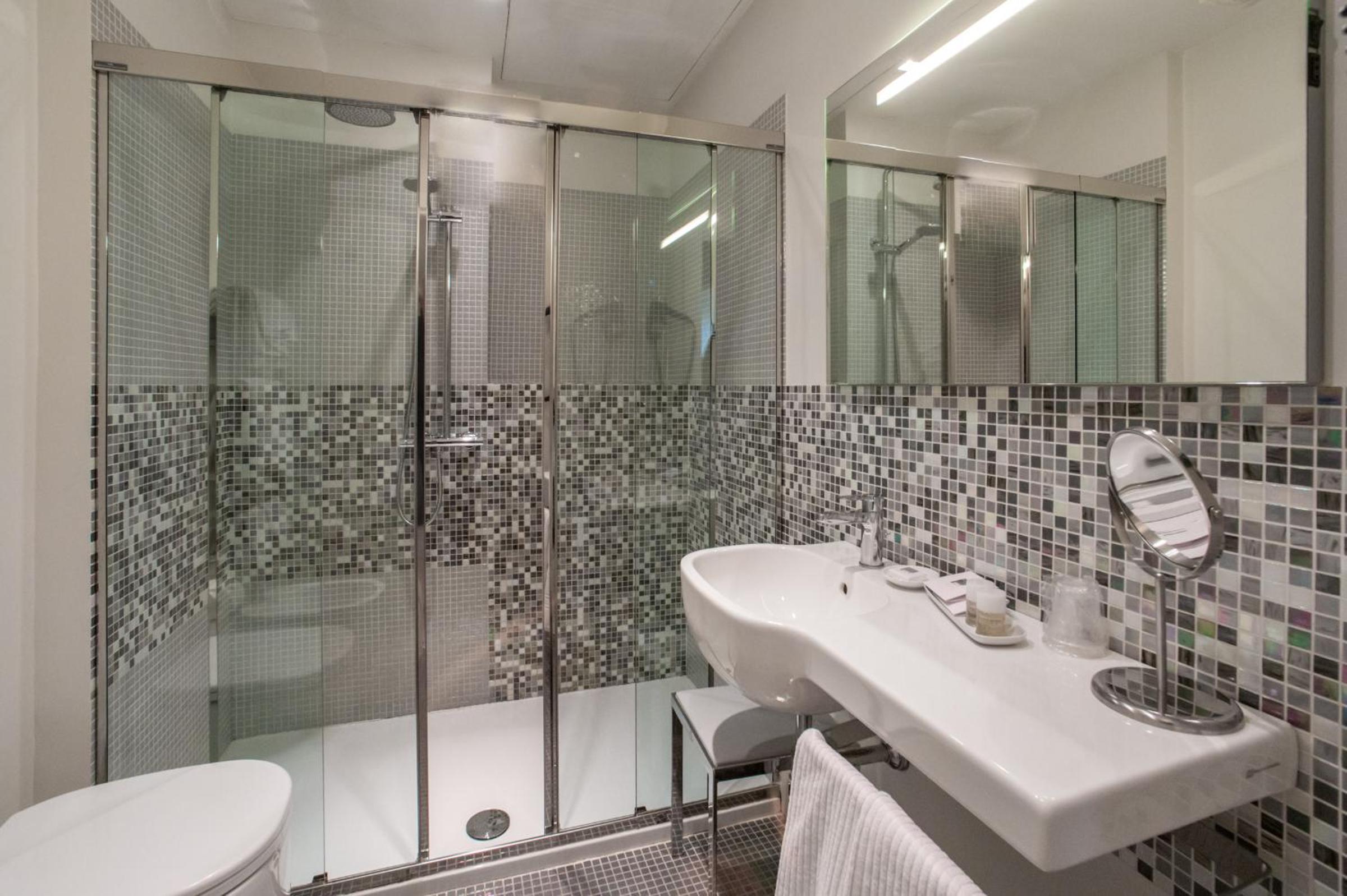 Double Room - Photo 9