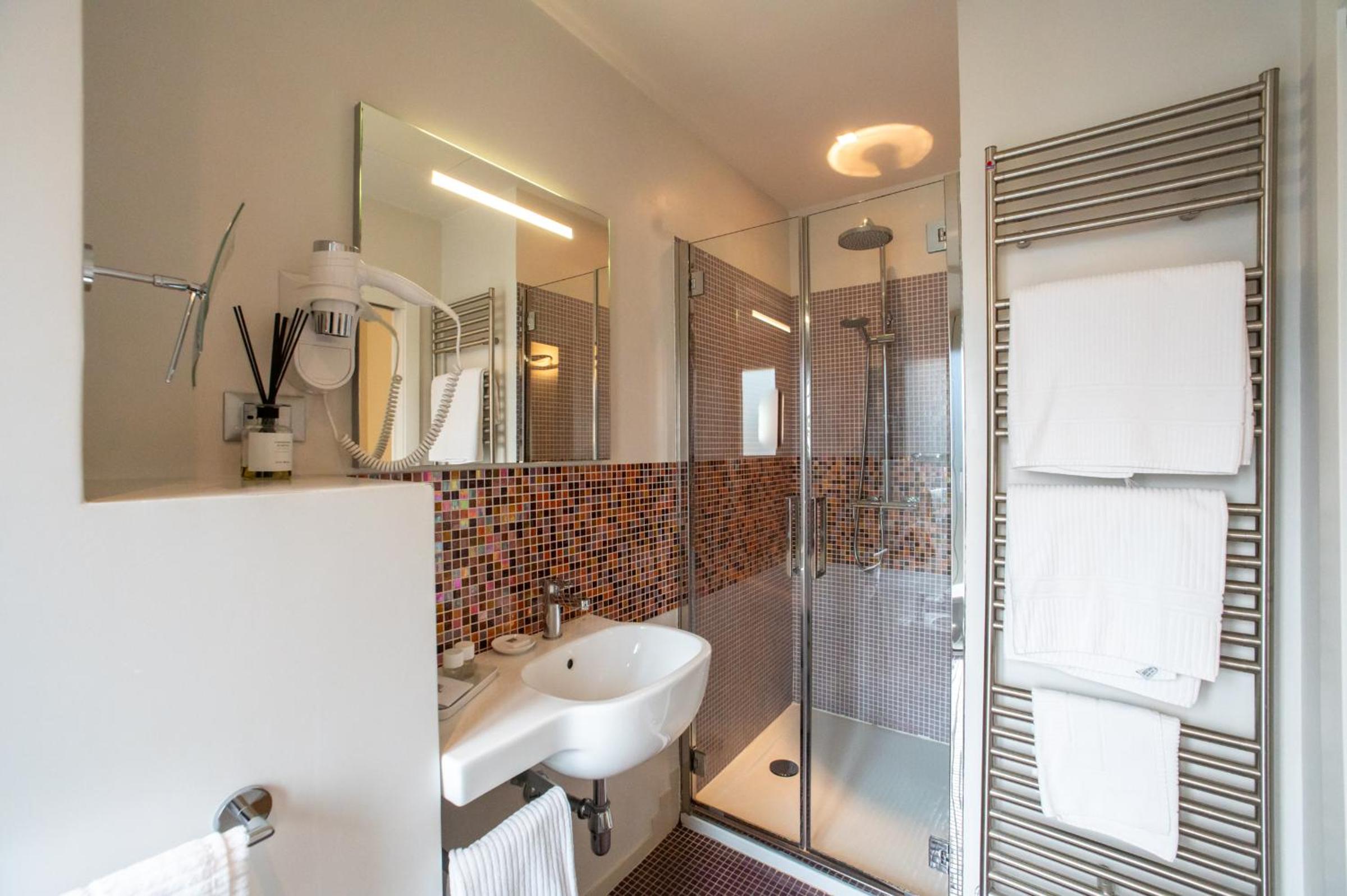 Double Room - Photo 12