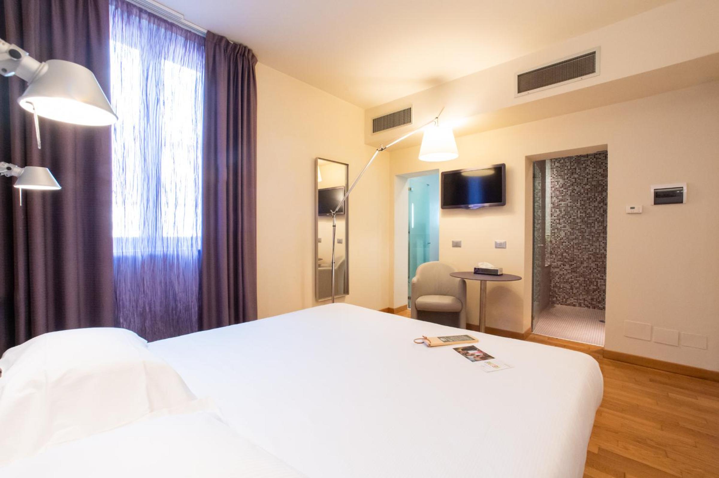 Superior Double Room - Photo 11