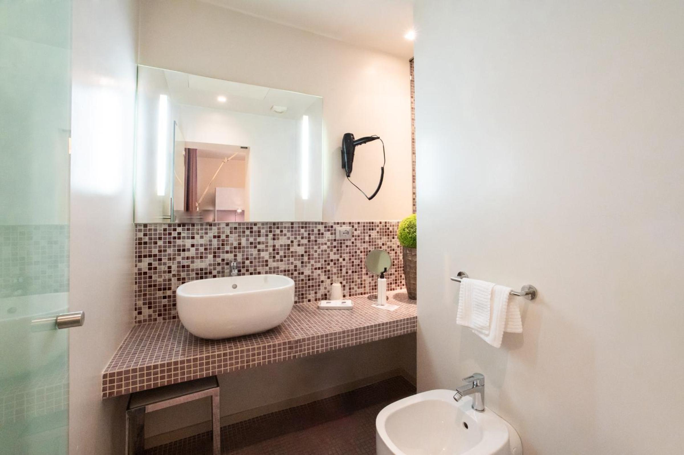 Superior Double Room - Photo 12
