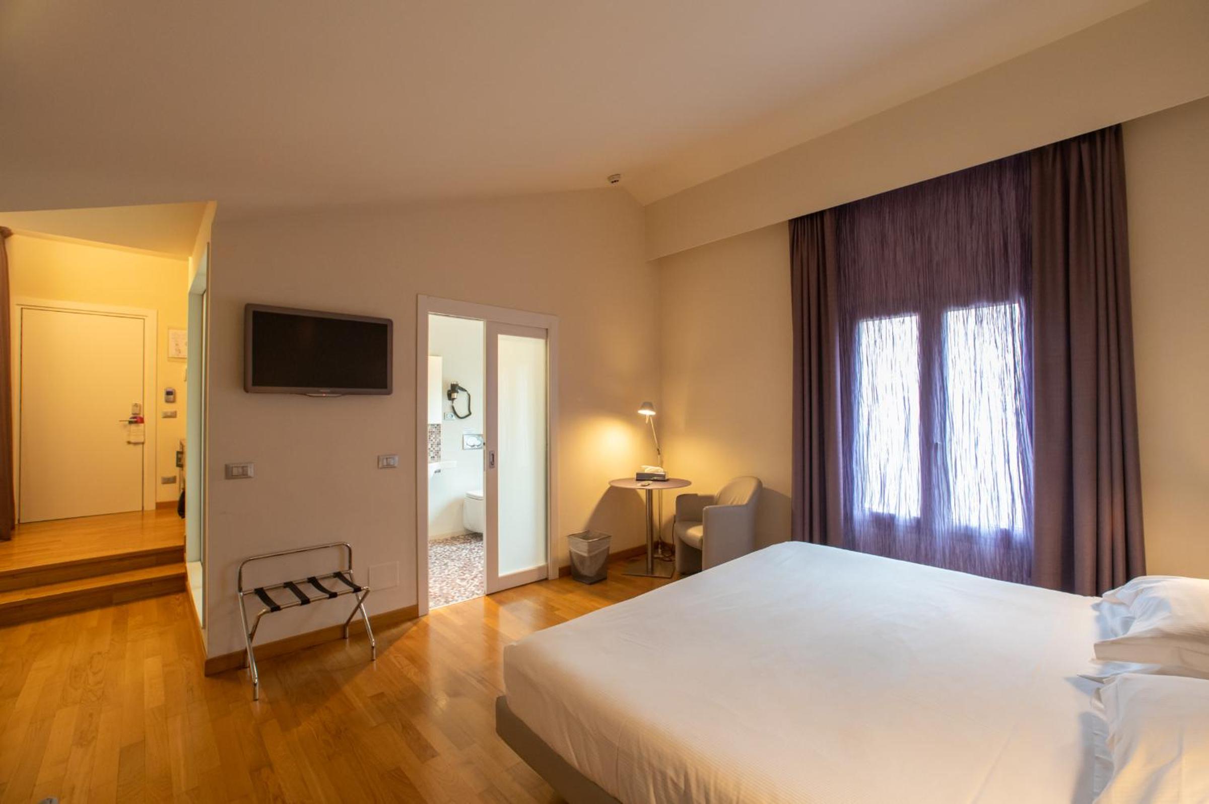 Superior Double Room - Photo 13
