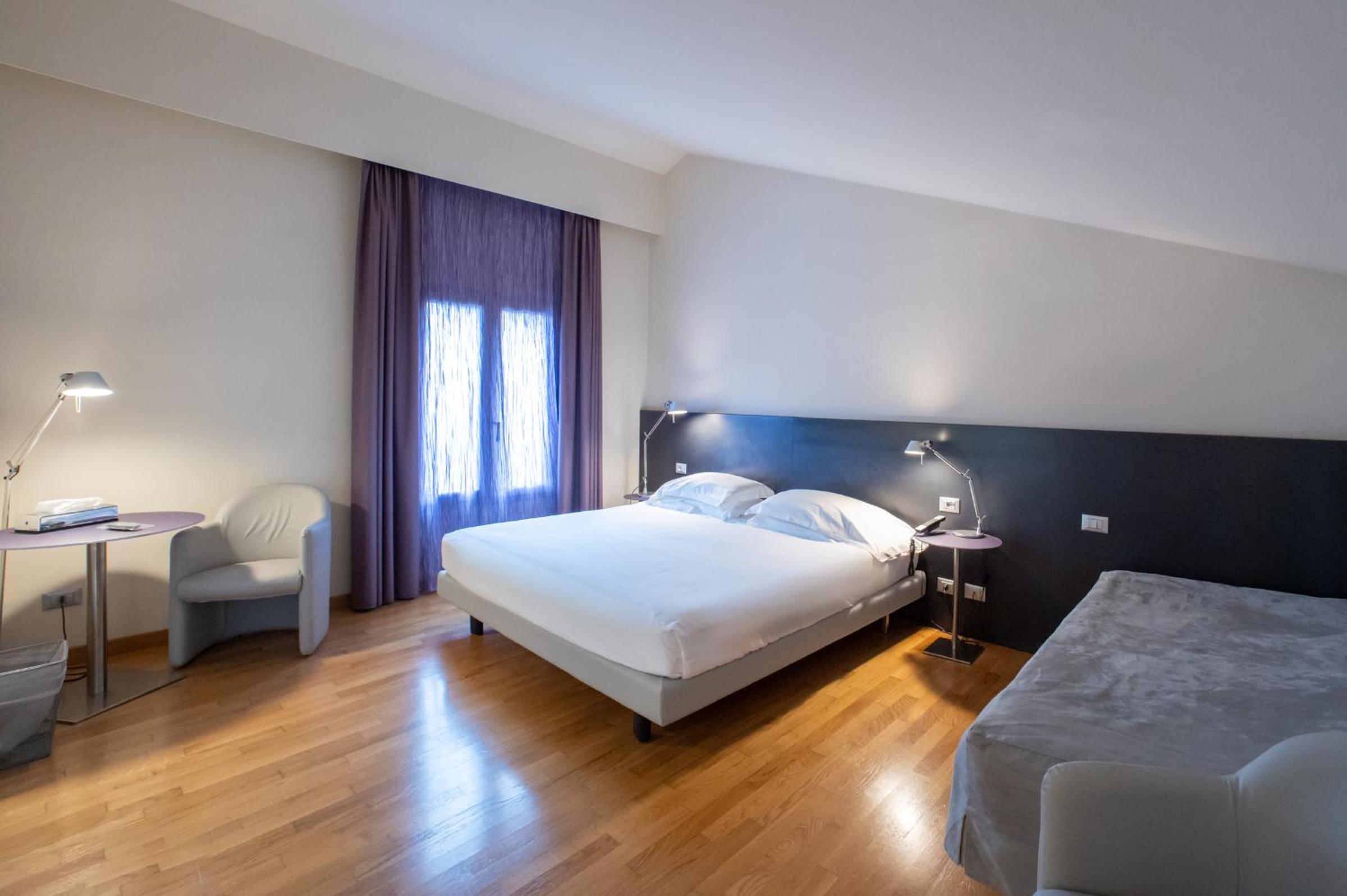 Superior Double Room - Photo 8