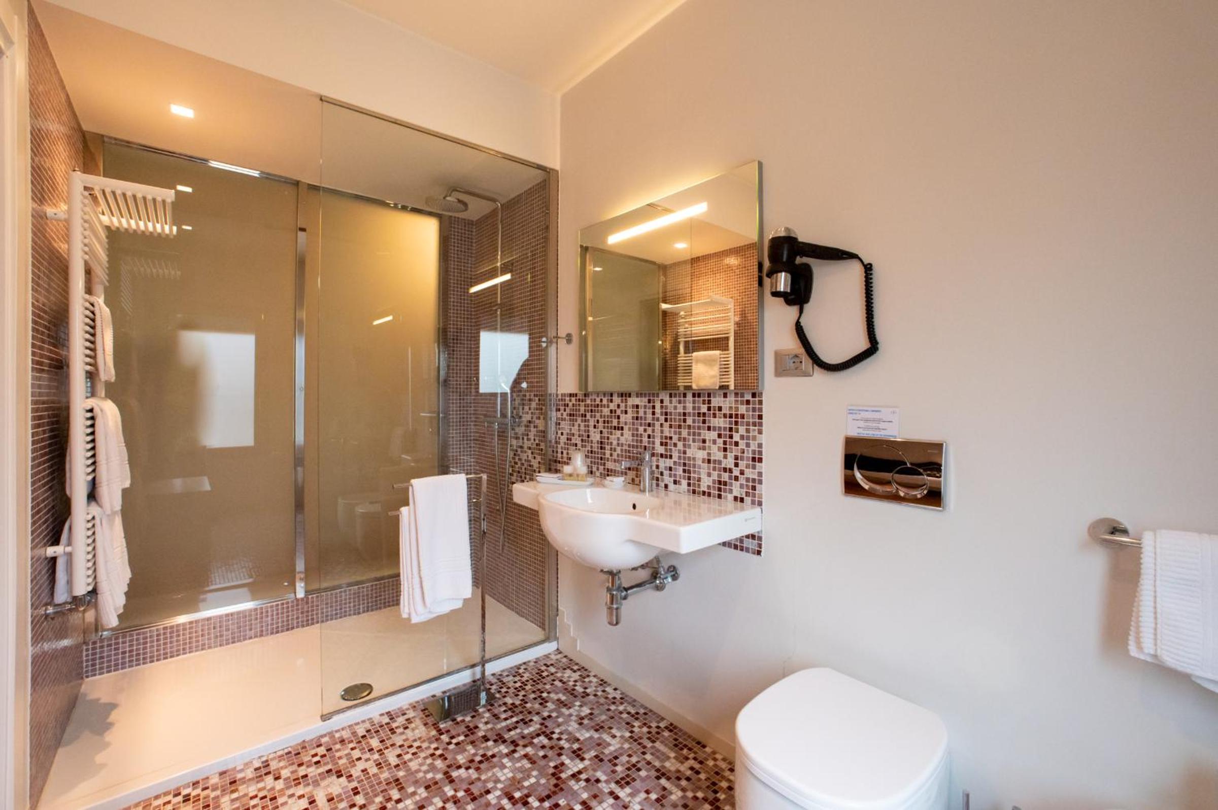 Superior Double Room - Photo 17