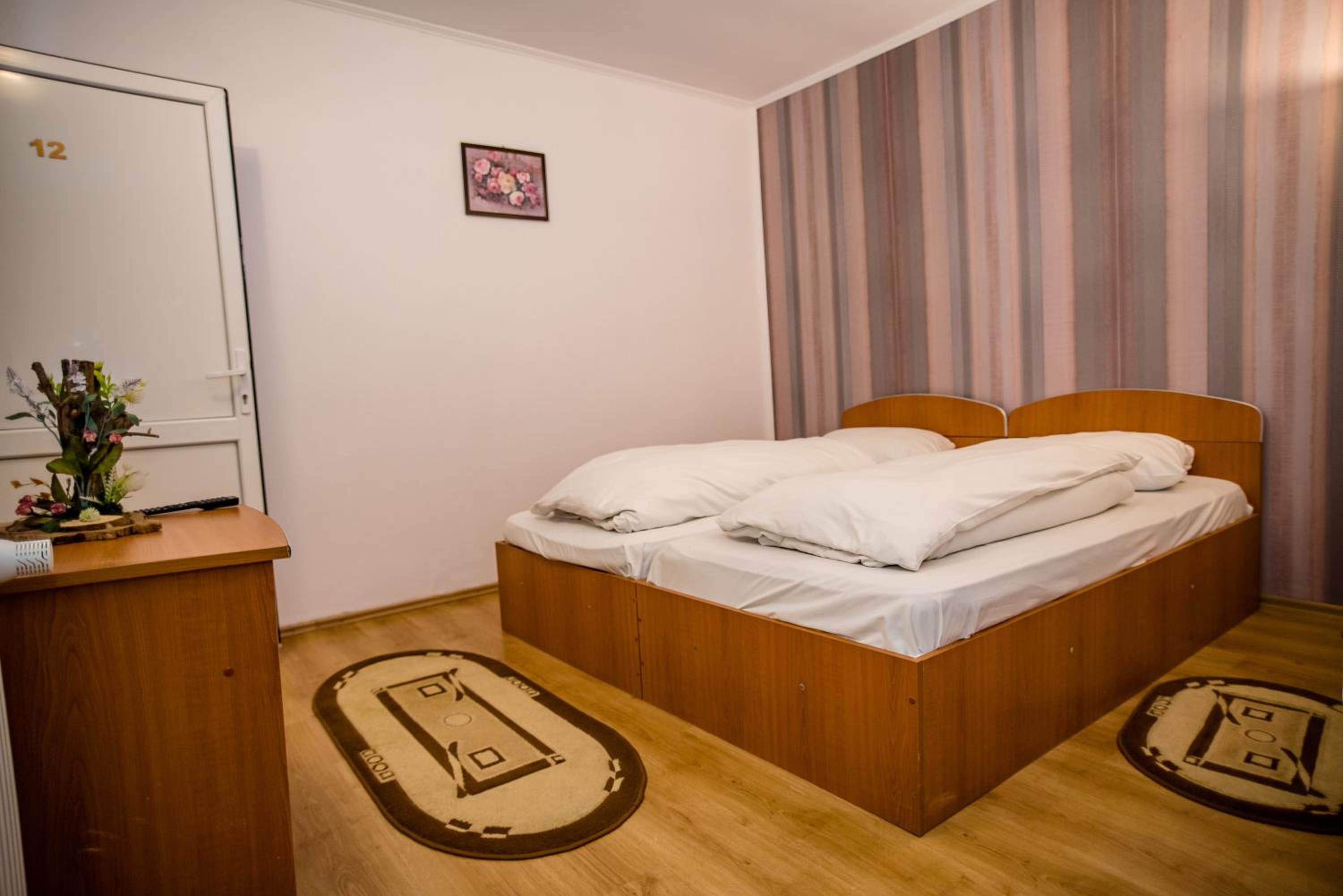 Twin Room with Bathroom photo 2