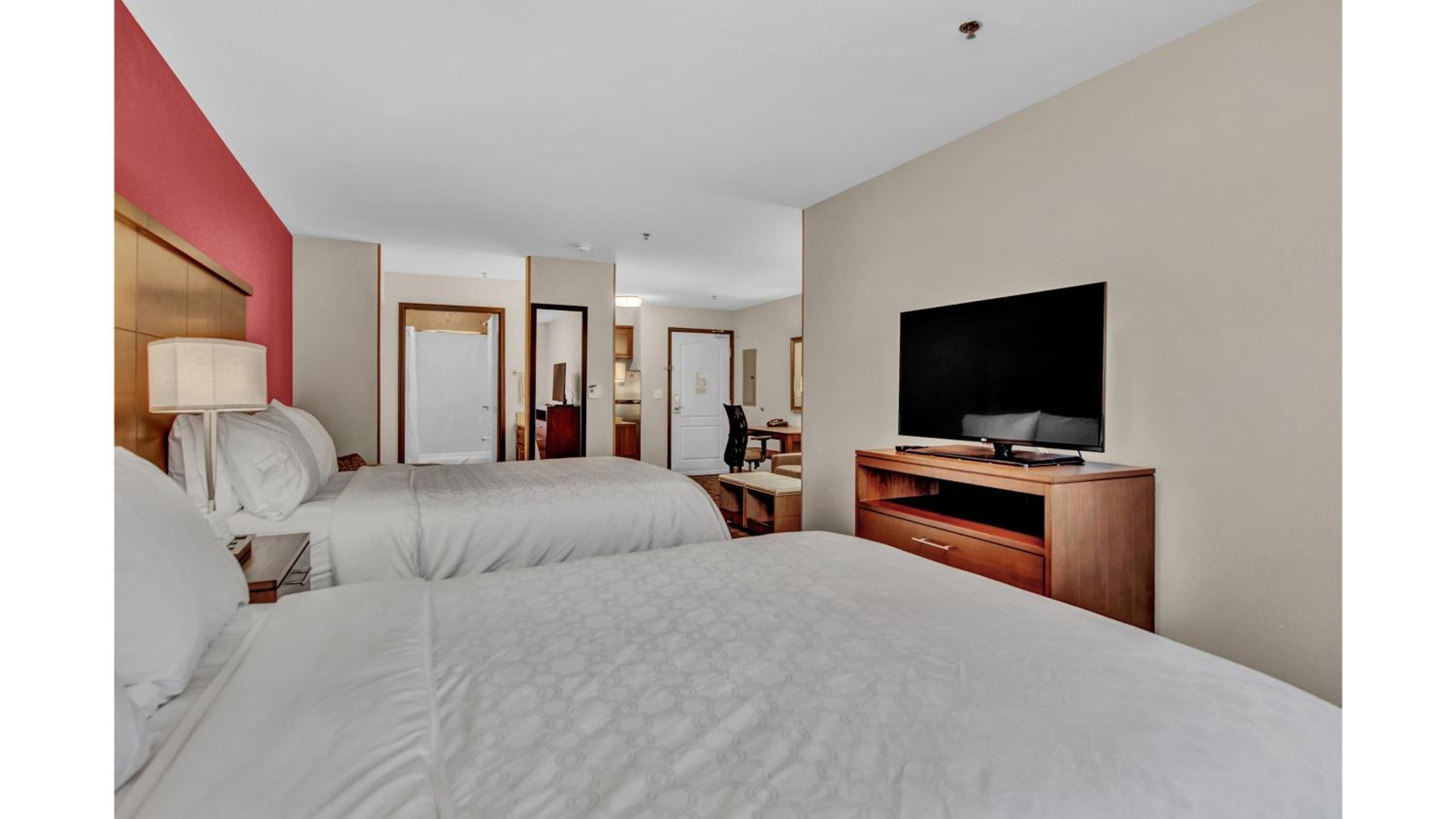 Studio Suite with Two Queen Beds - Photo 4