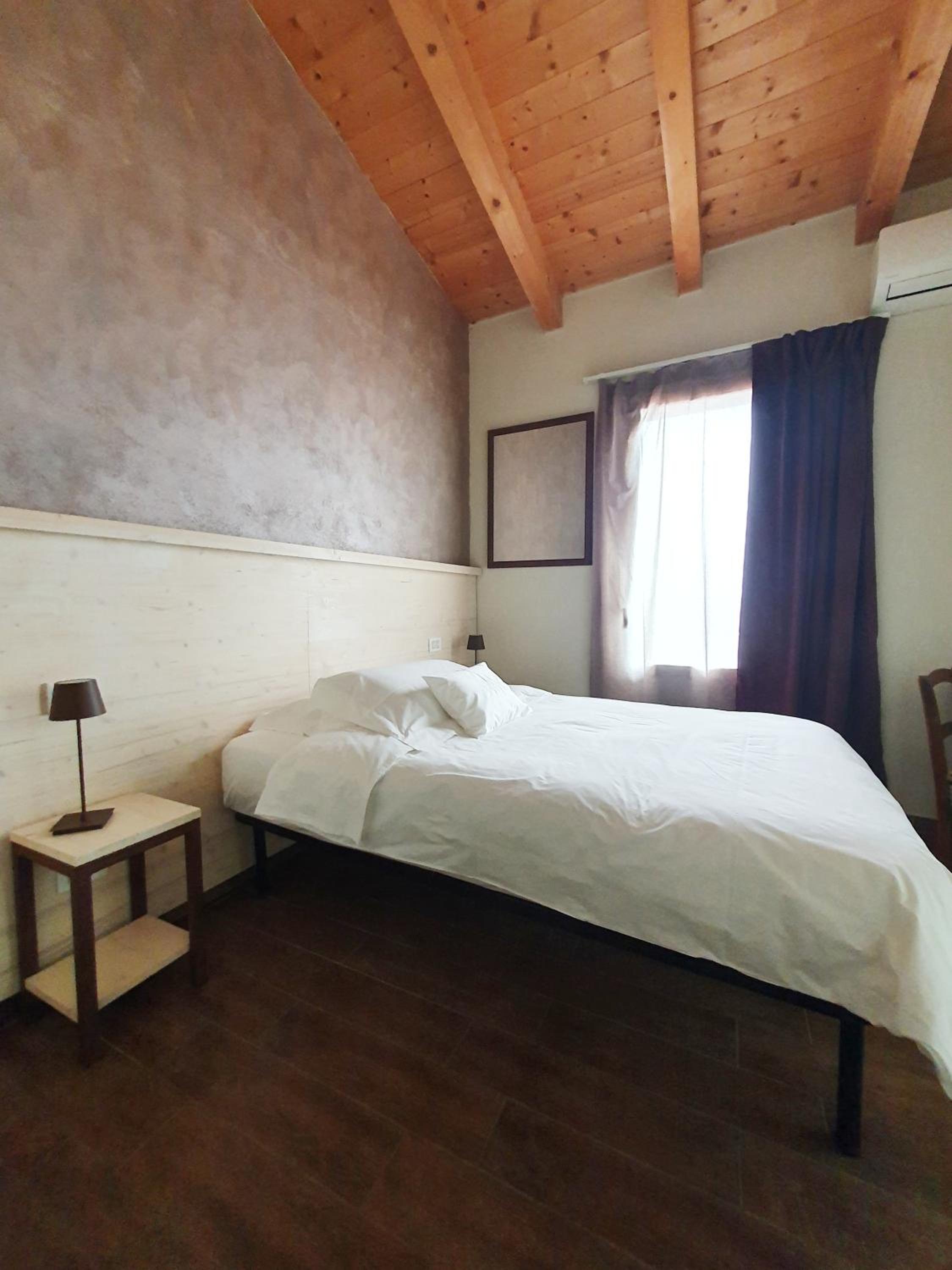 Single Room with Private Bathroom photo 1