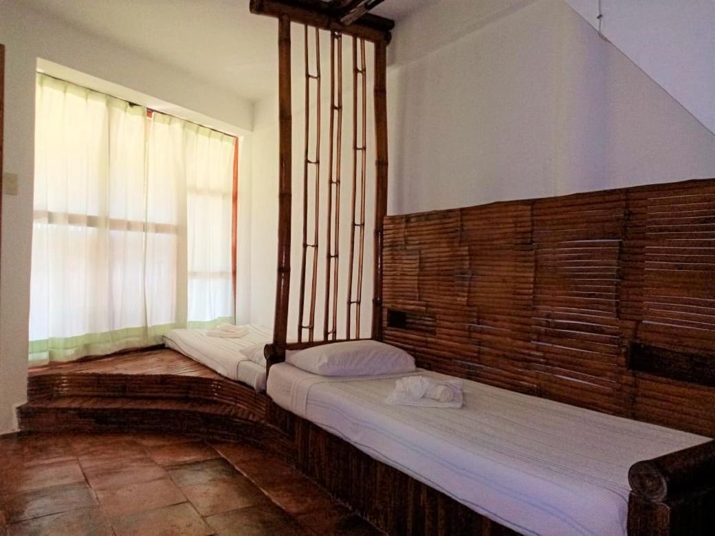 Family Room with Side Sea View - Photo 1