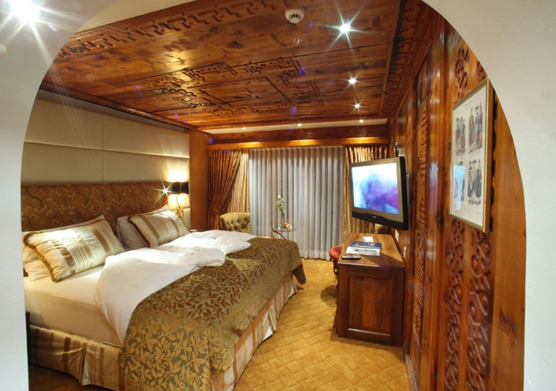 Classic Junior Suite - Photo 1