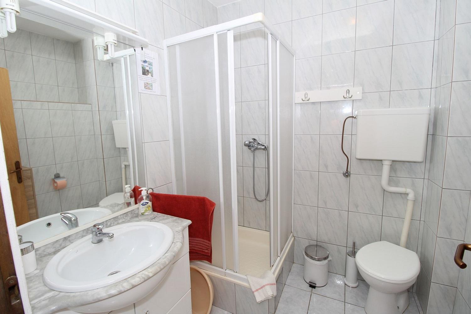 Studio Apartment - Photo 31
