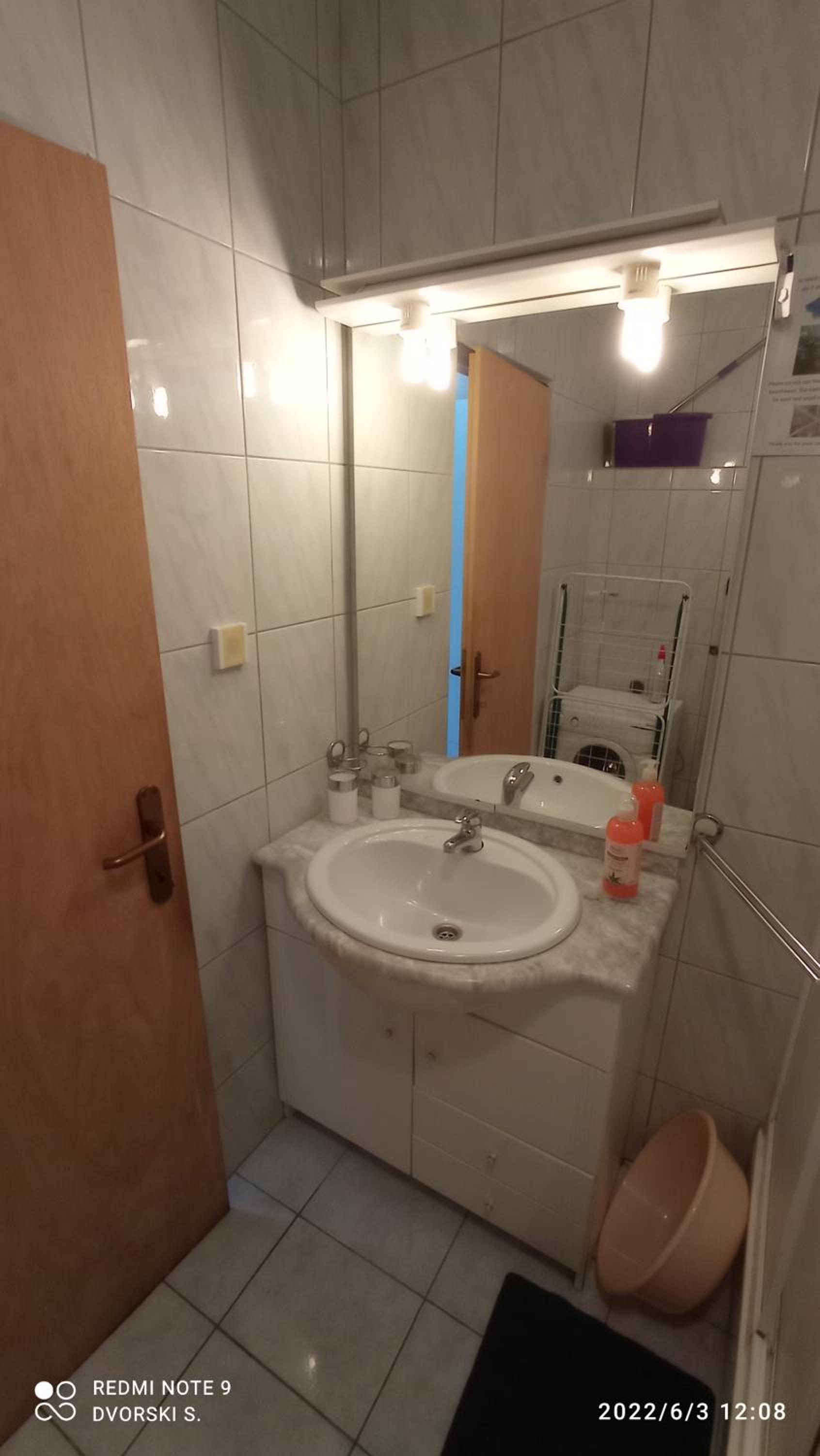 Studio Apartment - Photo 34