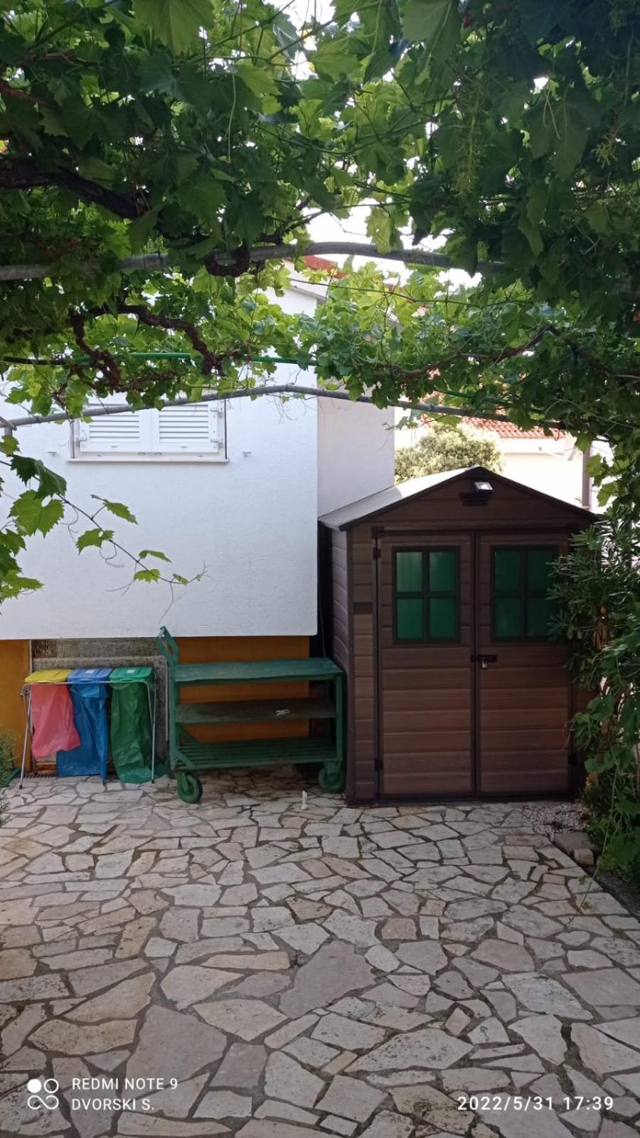 Studio Apartment - Photo 19