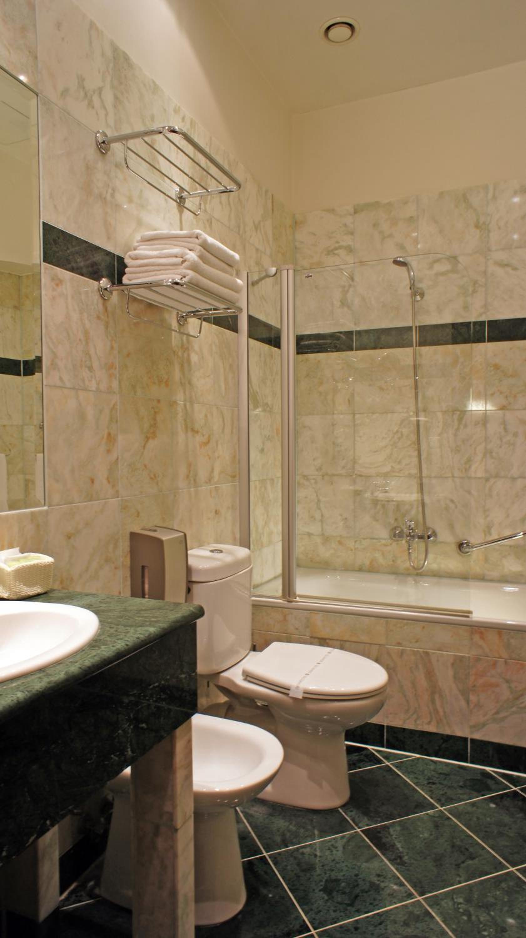 Standard Double Room with One Way Shuttle Service thumbnail 6